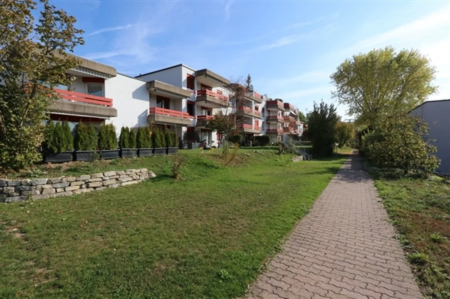 Spacious apartment in a good location - Photo 11 of 12