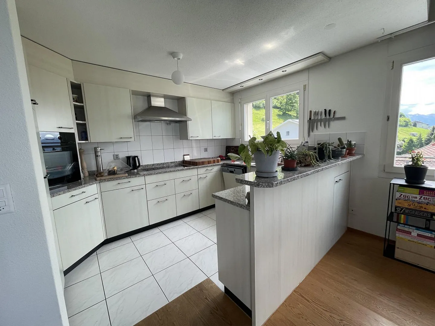 Maison avec deux appartements, bureau séparé et vue unique - Photo 4 sur 21
