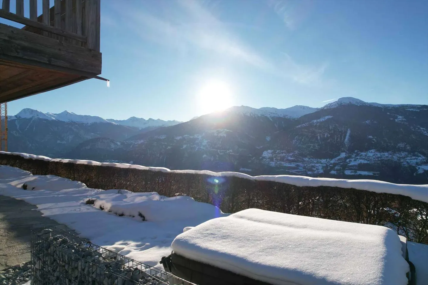 Magnifico chalet in legno con vista panoramica - Foto 1 di 13
