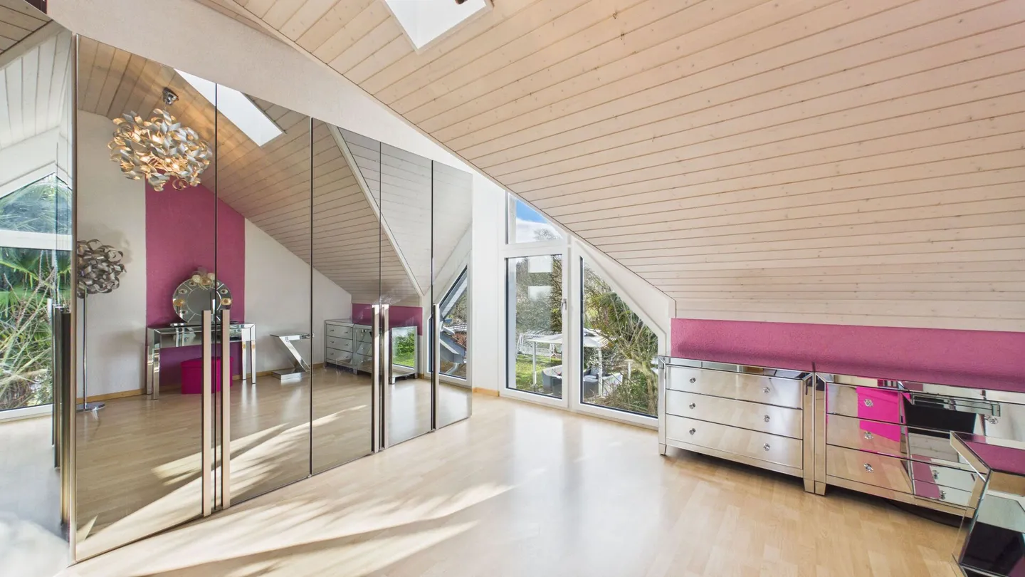 Vivere a contatto con la natura. Casa bifamiliare con giardino e sauna - Foto 6 di 6