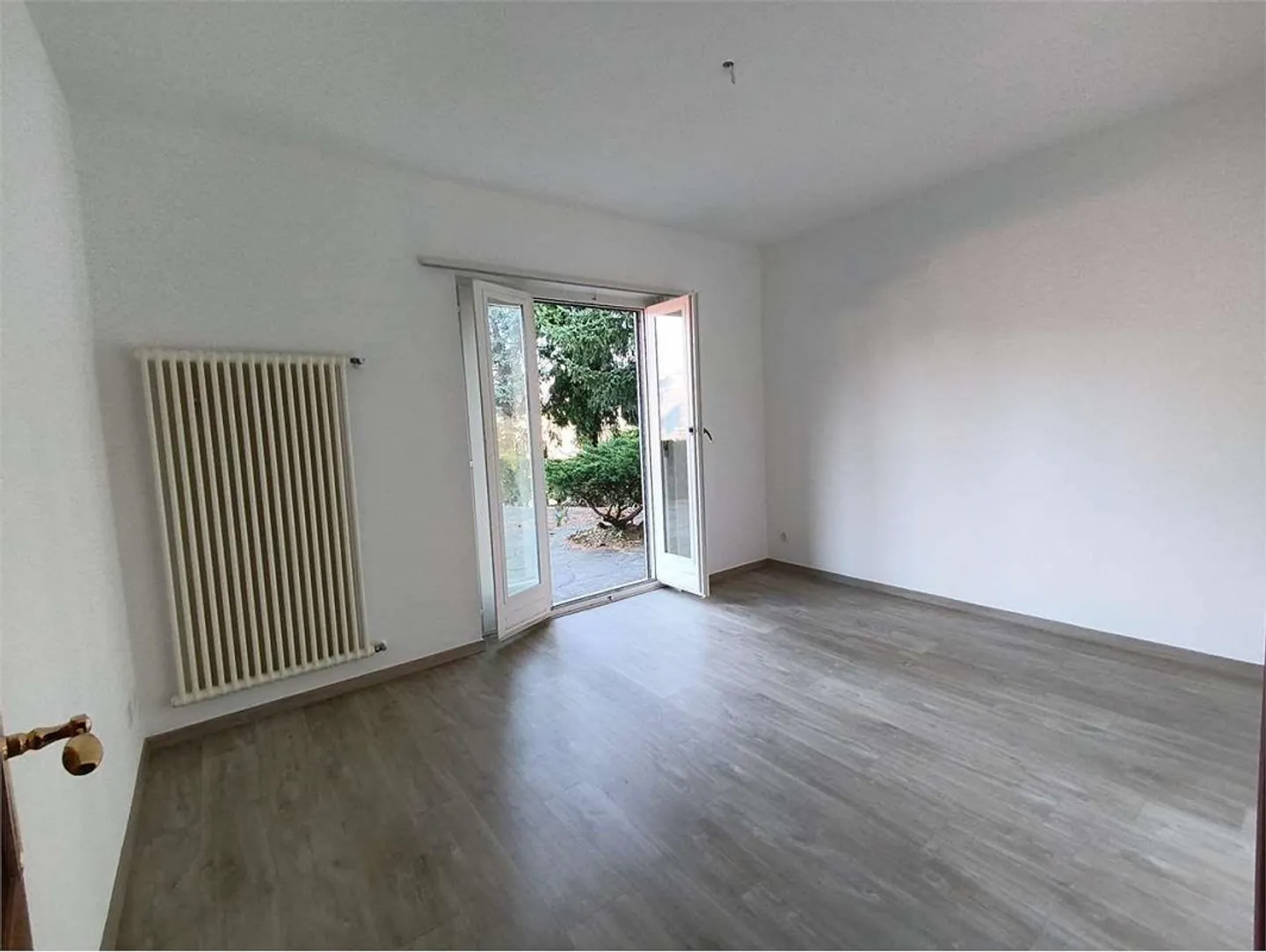 Breganzona - Luxurious 4.5 Room Apartment with Outdoor Area, Fireplace and Mountain View - Photo 6 of 13