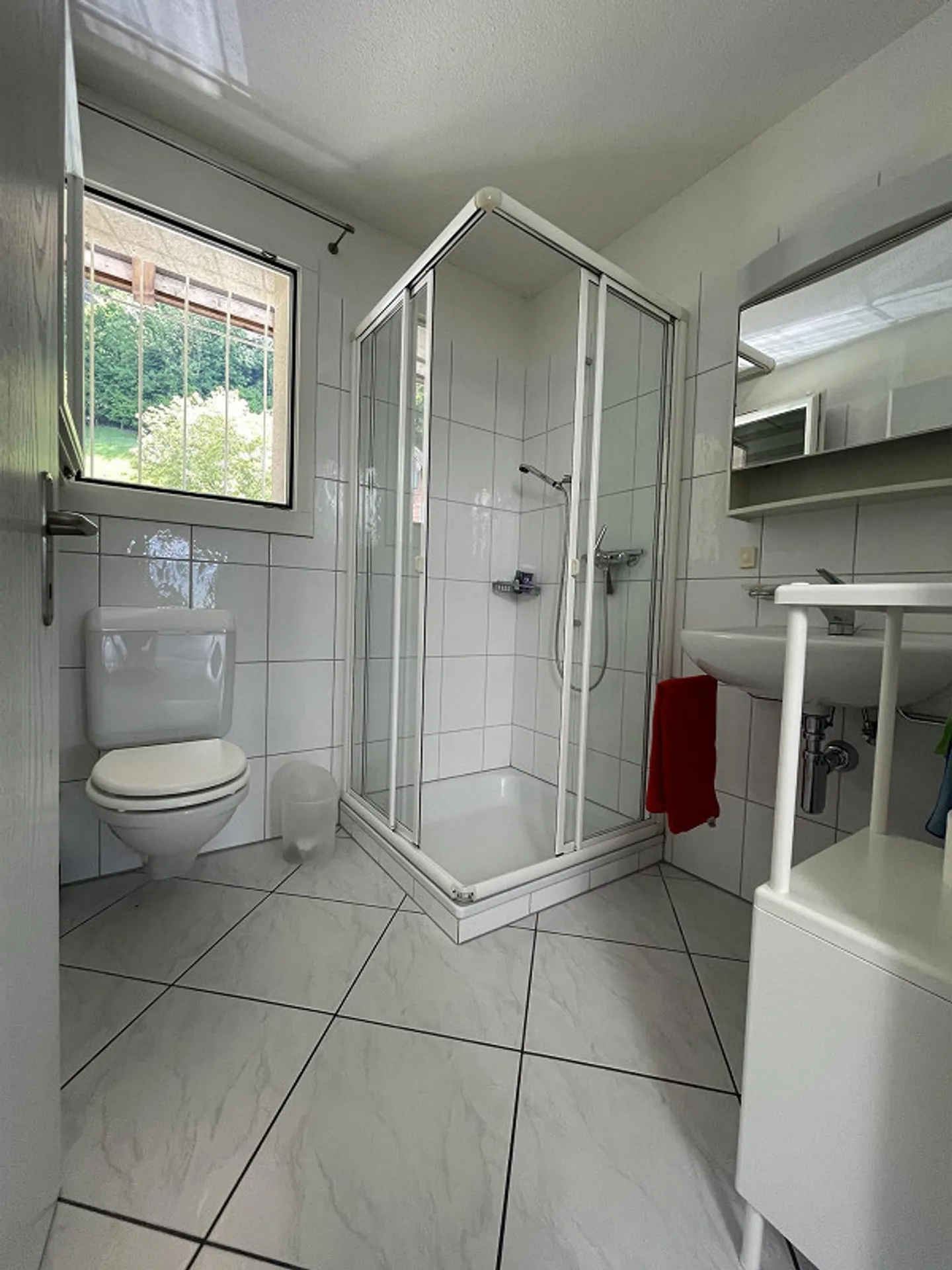 Maison avec deux appartements, bureau séparé et vue unique - Photo 7 sur 21