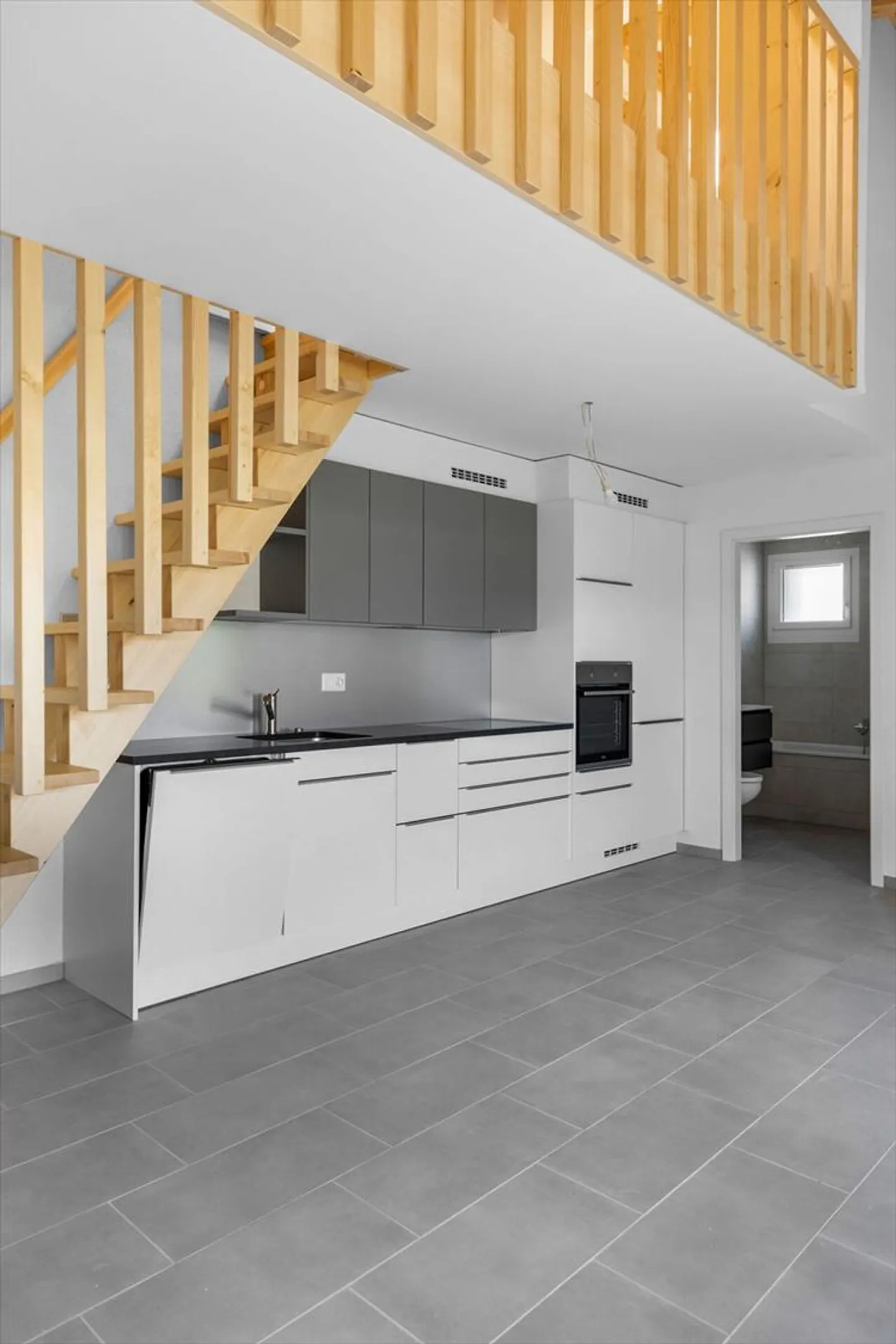 3.5-room duplex penthouse in a NEW building! - Photo 9 of 13