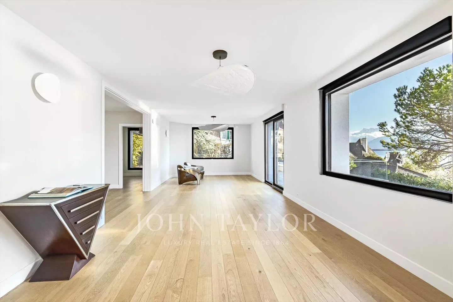 Villa 8 rooms - Photo 1 of 10