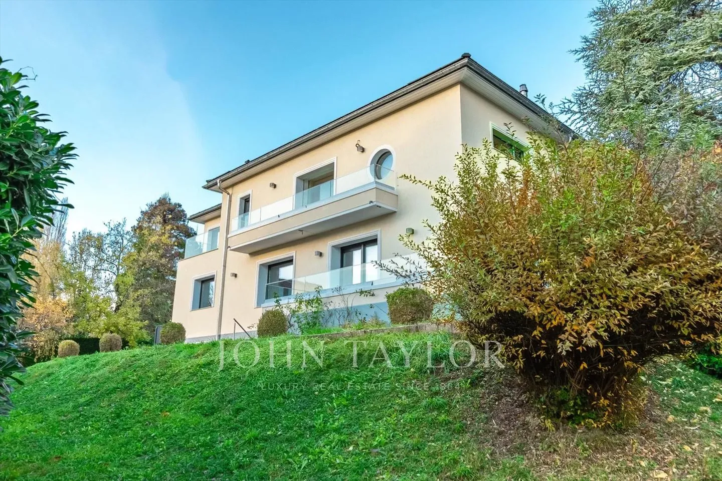 Villa 8 rooms - Photo 4 of 10