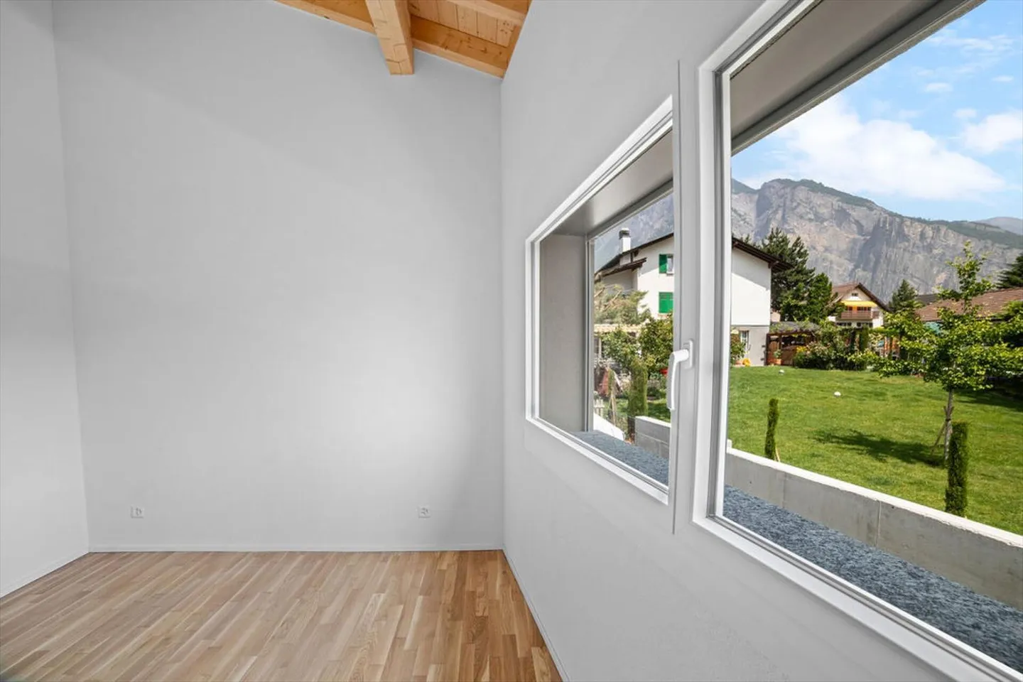 3.5-room duplex penthouse in a NEW building! - Photo 5 of 13