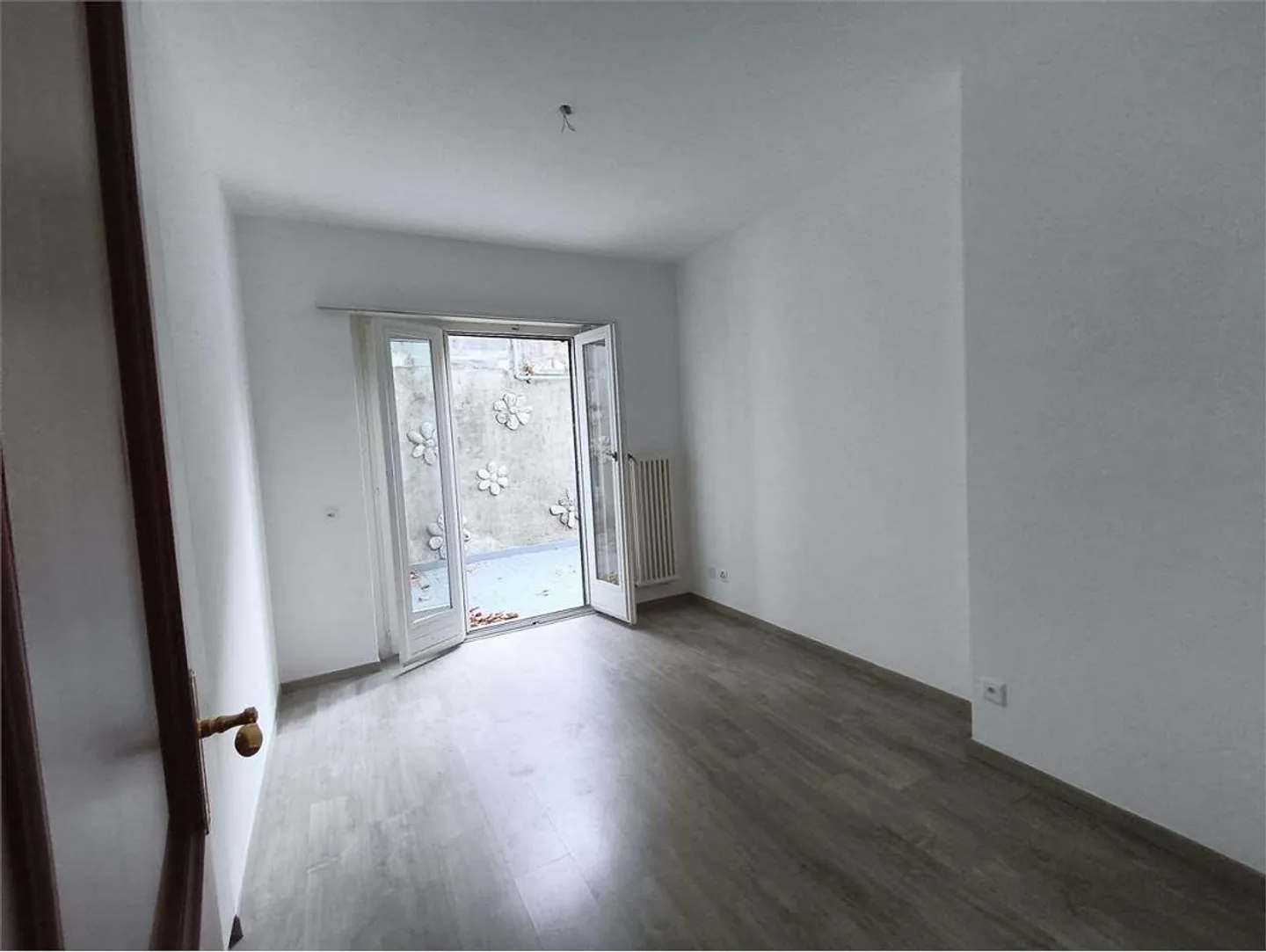 Breganzona - Luxurious 4.5 Room Apartment with Outdoor Area, Fireplace and Mountain View - Photo 13 of 13