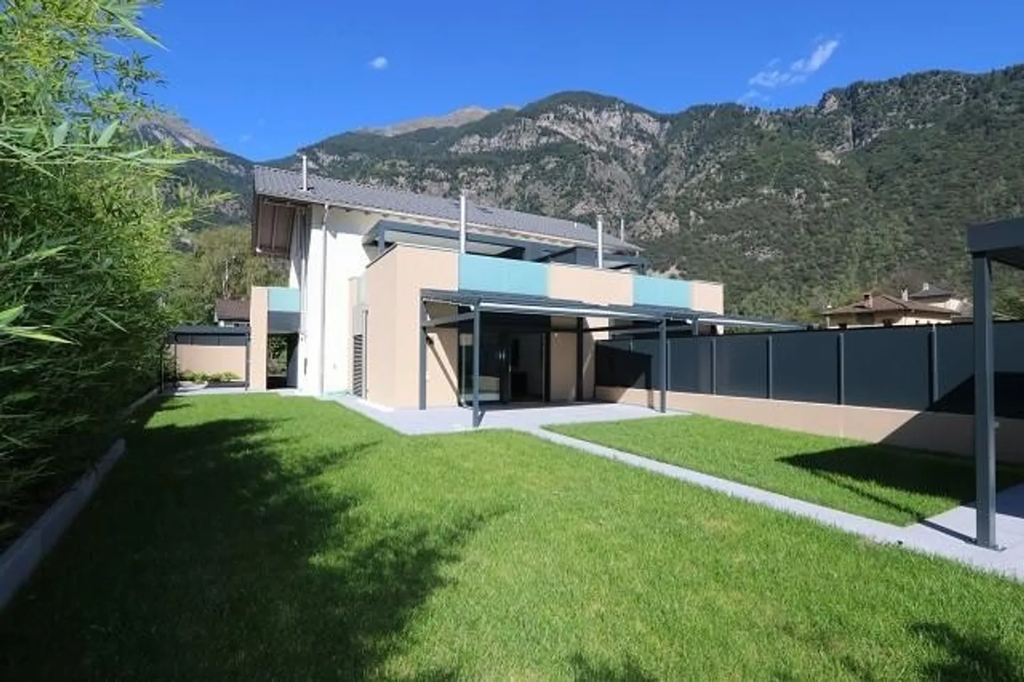 Villa luxueuse avec vue sur les montagnes - Photo 1 sur 19