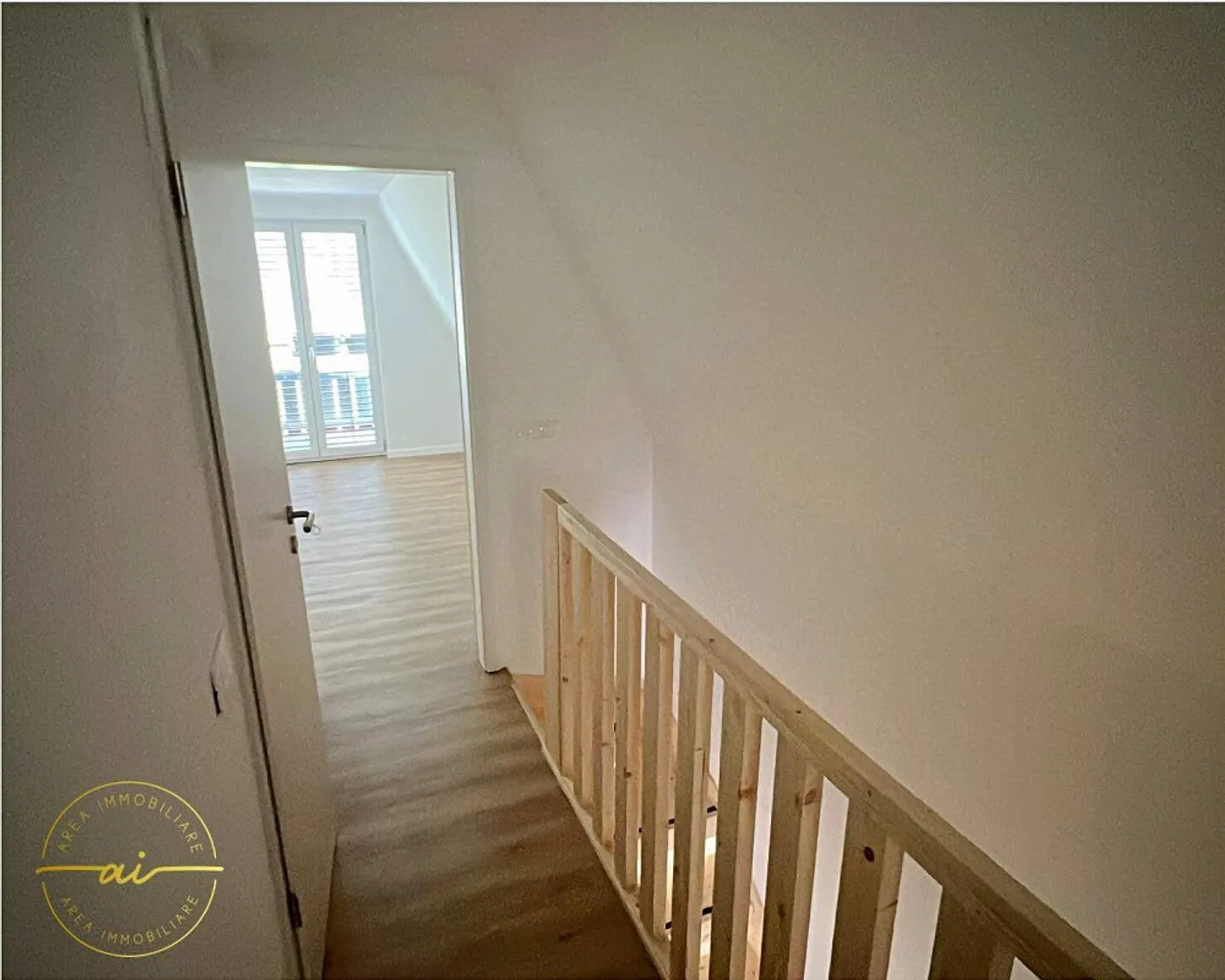 MERKMALE EINES 3.5-ZIMMER-MINERGIE-REIHENHAUSES IN FAIDO - Foto 7 von 13