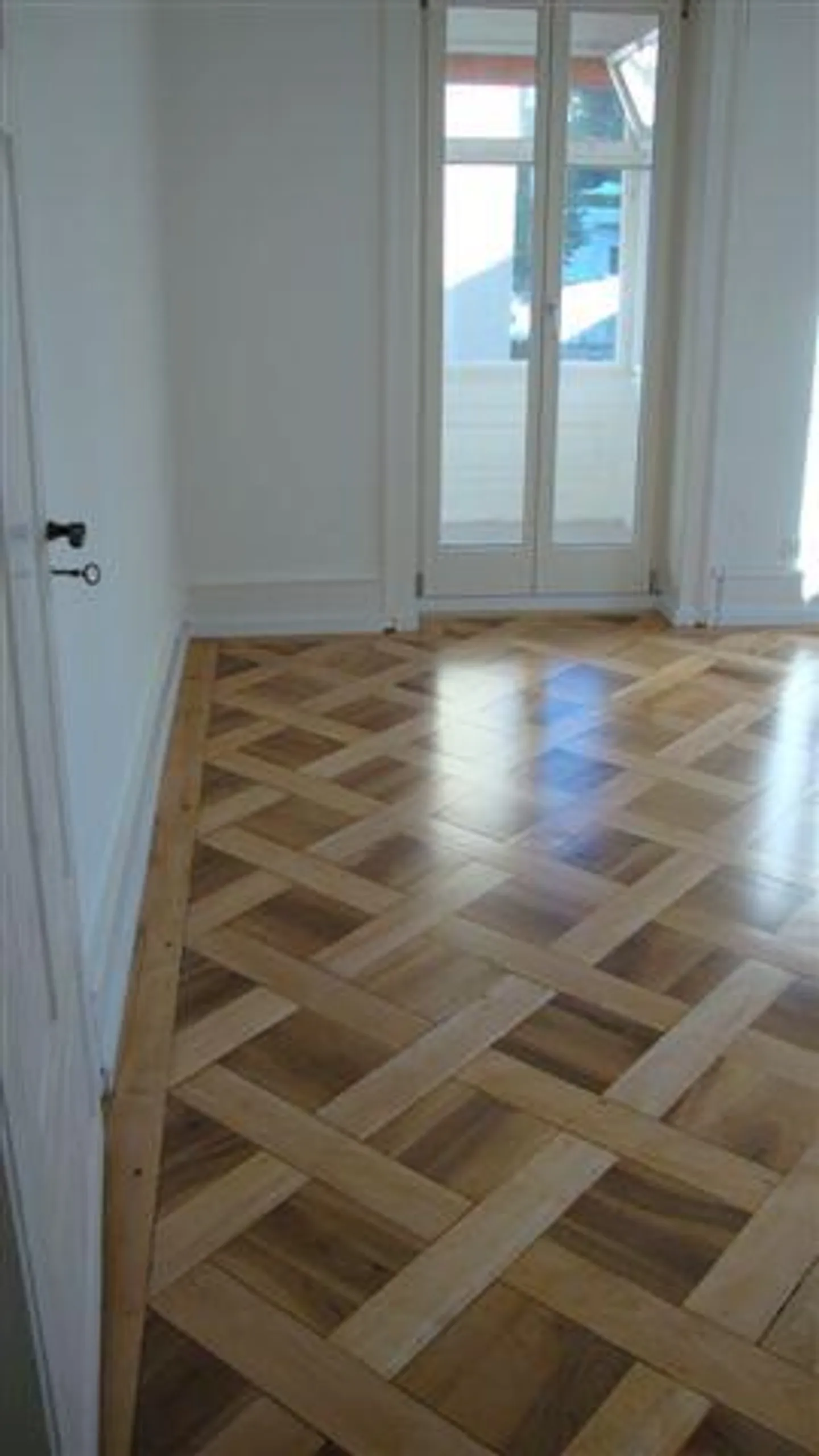 Central 4-Room City Apartment with Charm - Photo 4 of 8