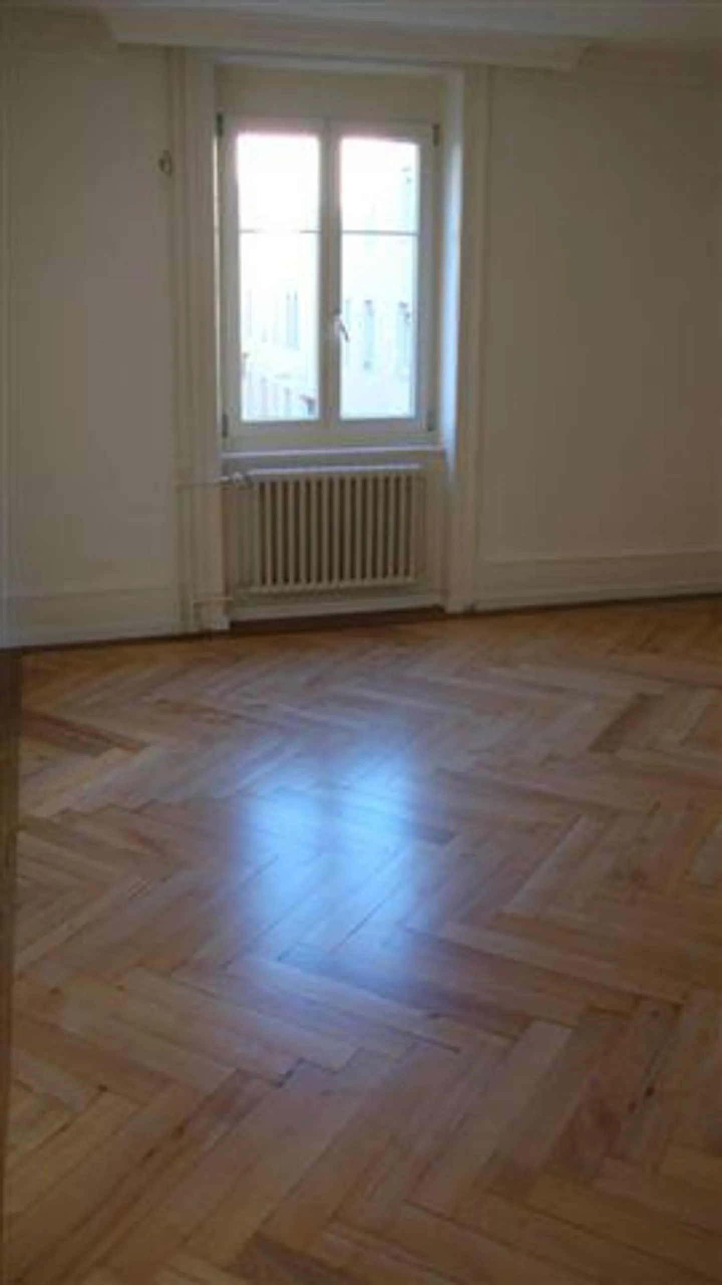 Central 4-Room City Apartment with Charm - Photo 5 of 8