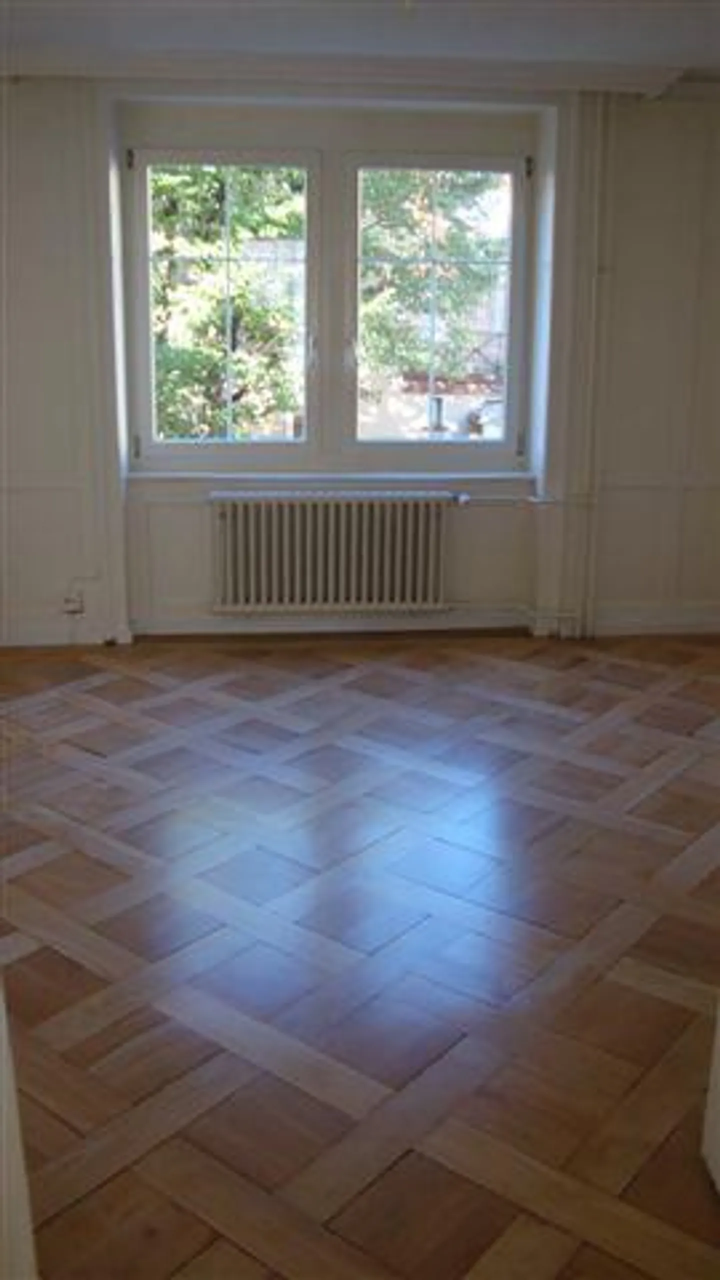 Central 4-Room City Apartment with Charm - Photo 6 of 8