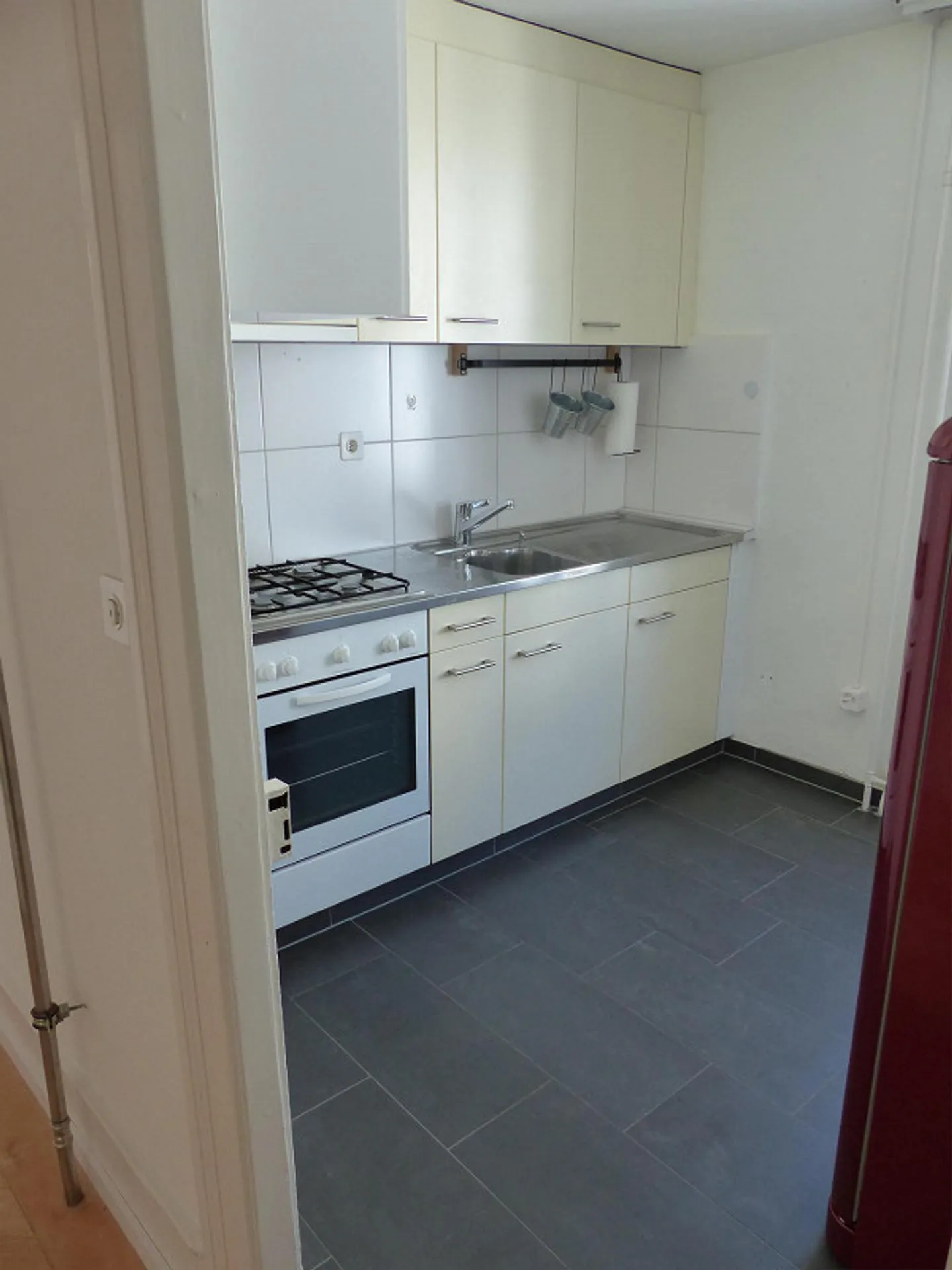 Central 4-Room City Apartment with Charm - Photo 7 of 8