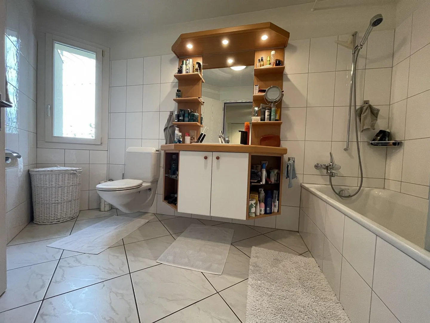 Maison avec deux appartements, bureau séparé et vue unique - Photo 17 sur 21