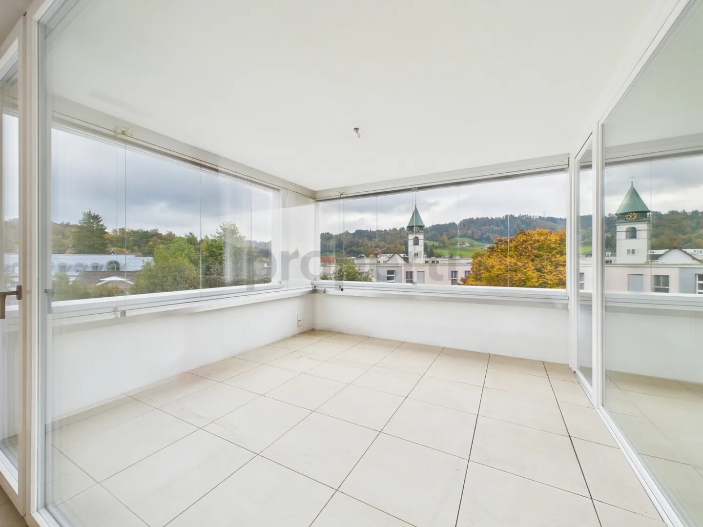 Moderne 4.5 Zimmerwohnung mit grosszüger Loggia in Wald - Foto 12 von 13