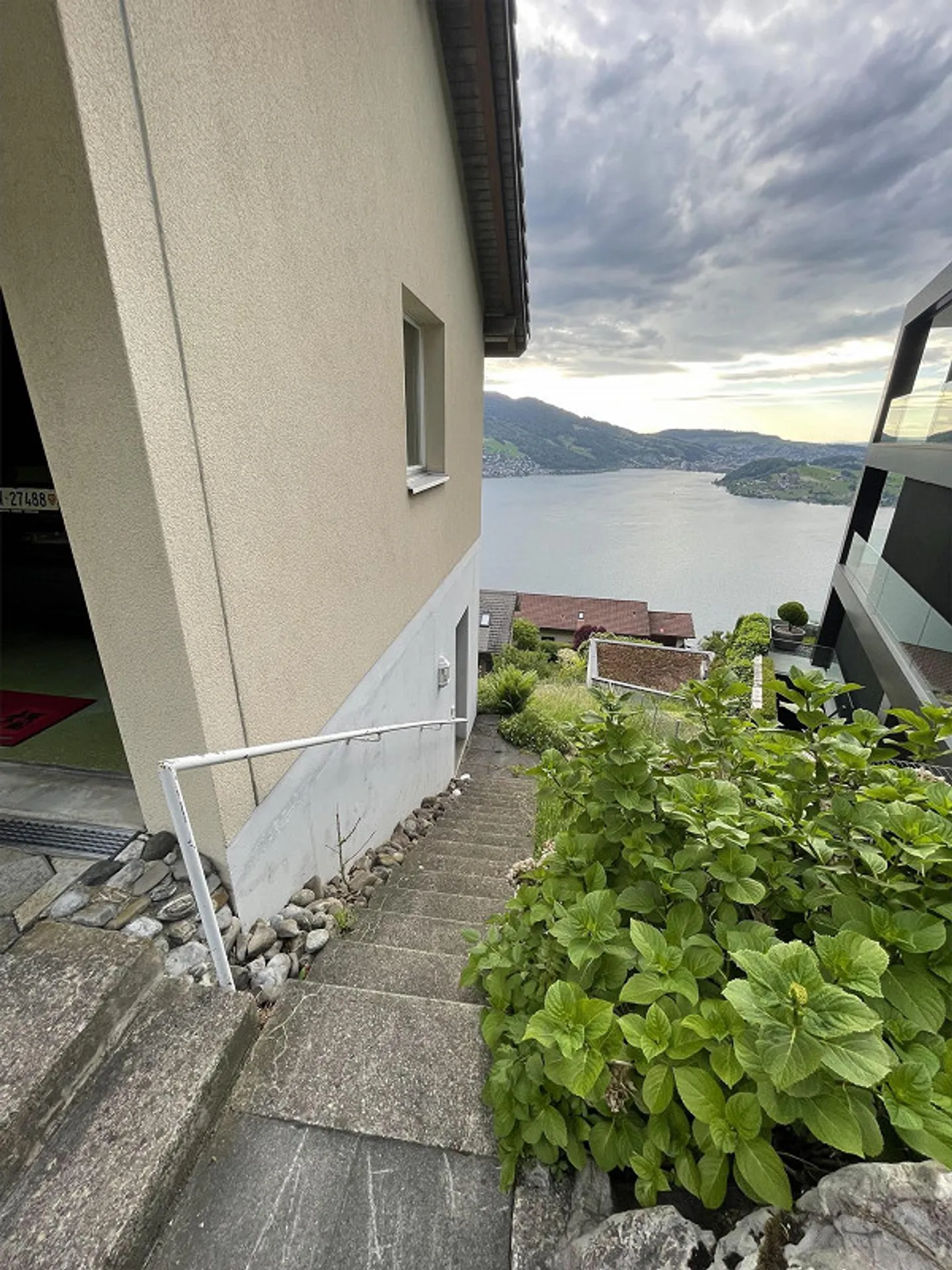Maison avec deux appartements, bureau séparé et vue unique - Photo 21 sur 21