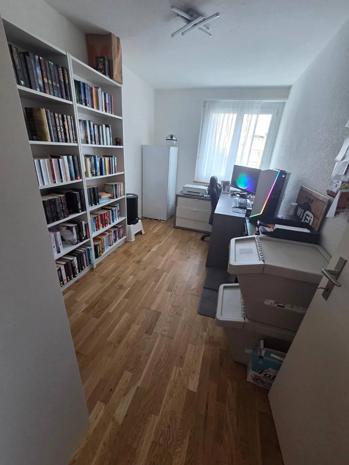 Bright 3 bedroom apartment with balcony - Photo 9 of 17