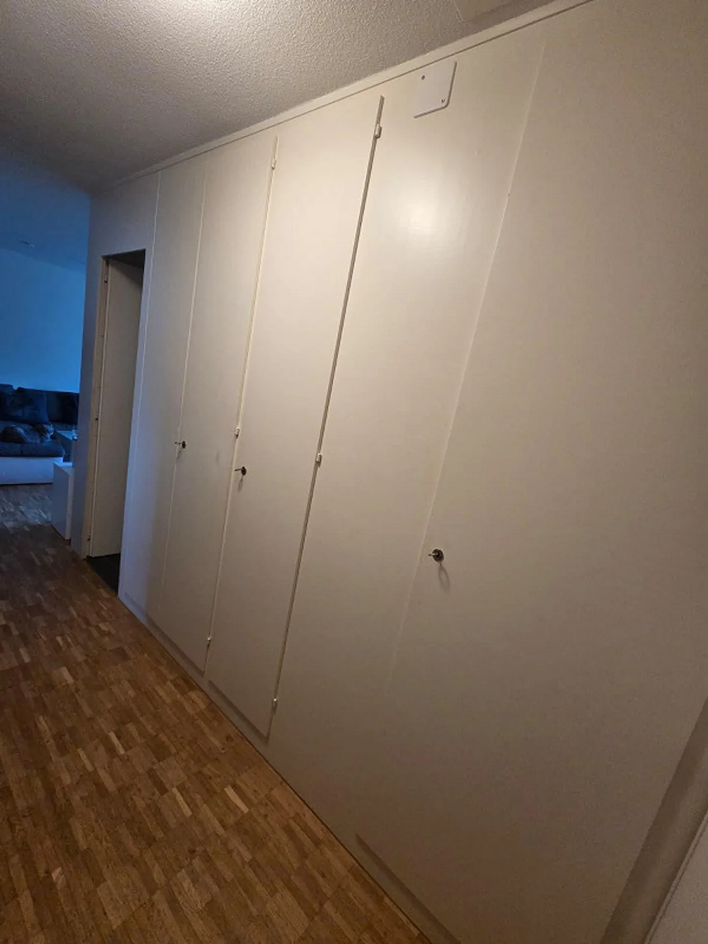 Bright 3 bedroom apartment with balcony - Photo 16 of 17