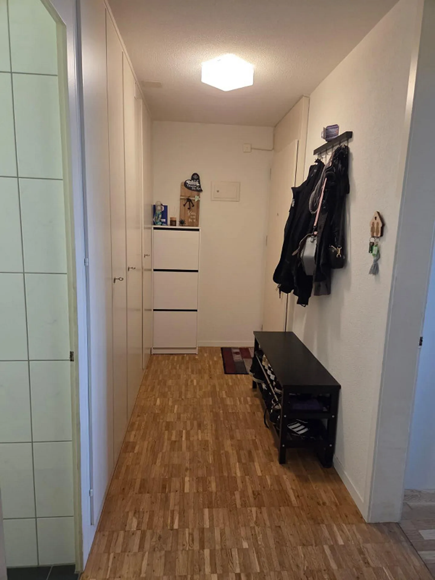 Bright 3 bedroom apartment with balcony - Photo 17 of 17