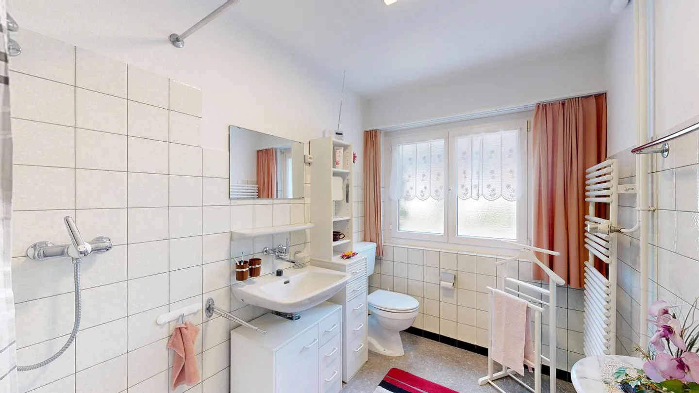 Detached 7.5 Room Single-Family House in Central Location in Sevelen - Photo 9 of 17