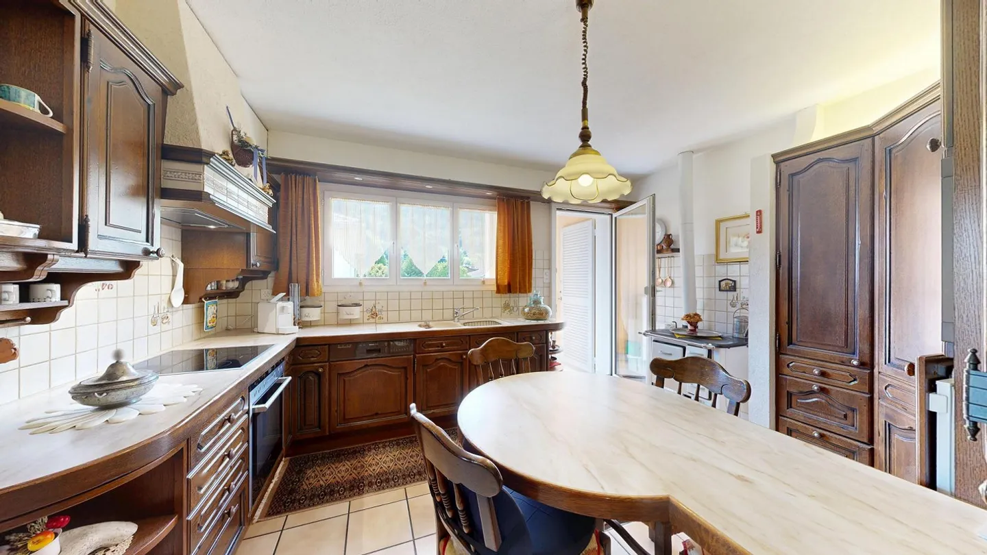 Detached 7.5 Room Single-Family House in Central Location in Sevelen - Photo 12 of 17