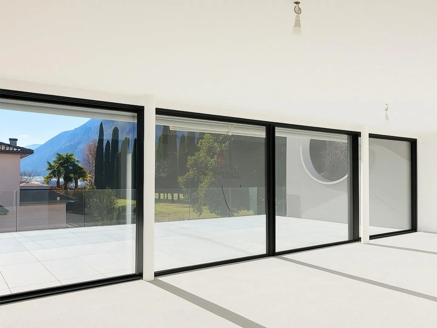 UNA MERAVIGLIA A POCHI PASSI DAL LAGO - Foto 2 di 11