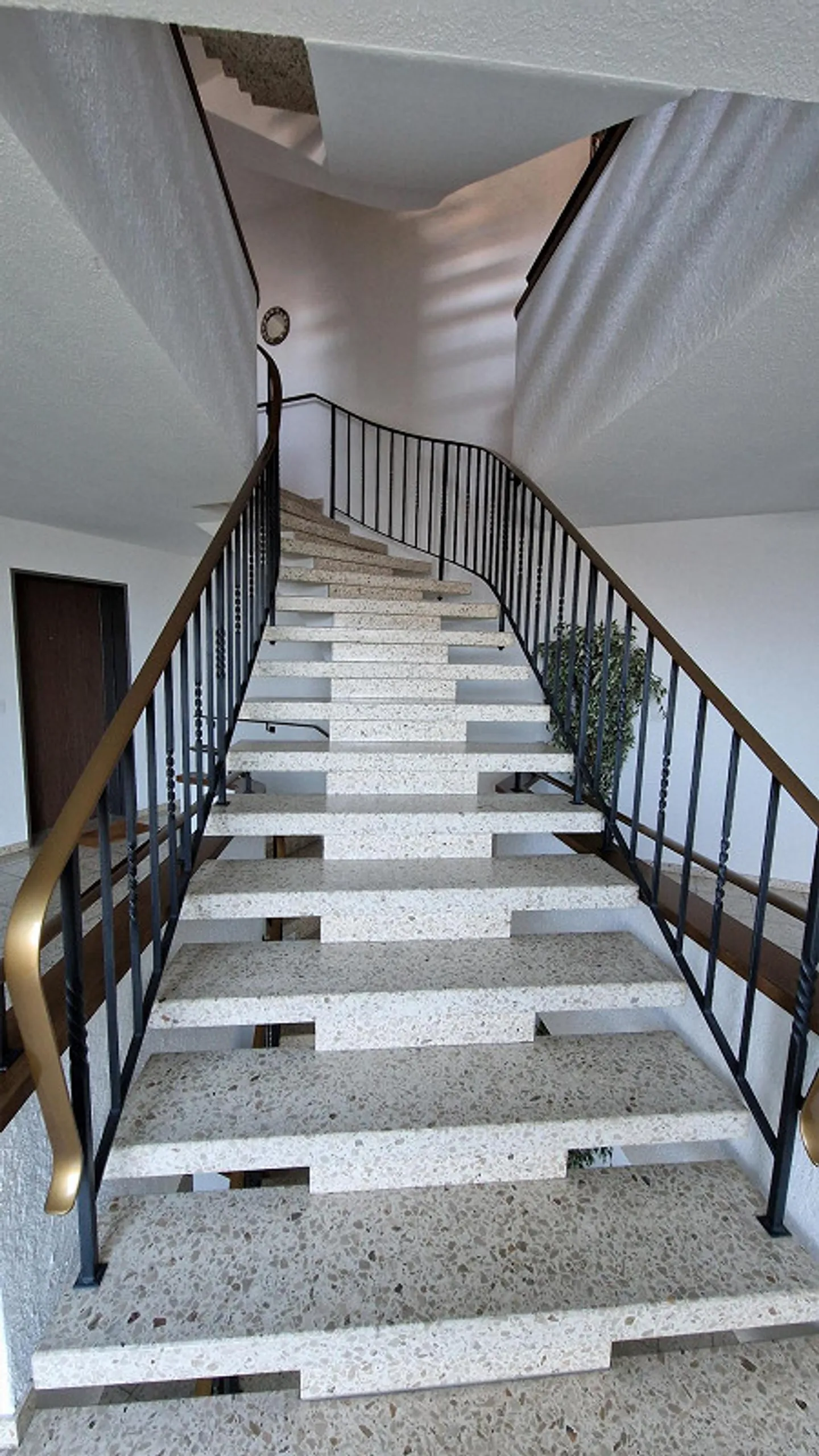 Très grand appartement de 2,5 pièces - Photo 11 sur 11