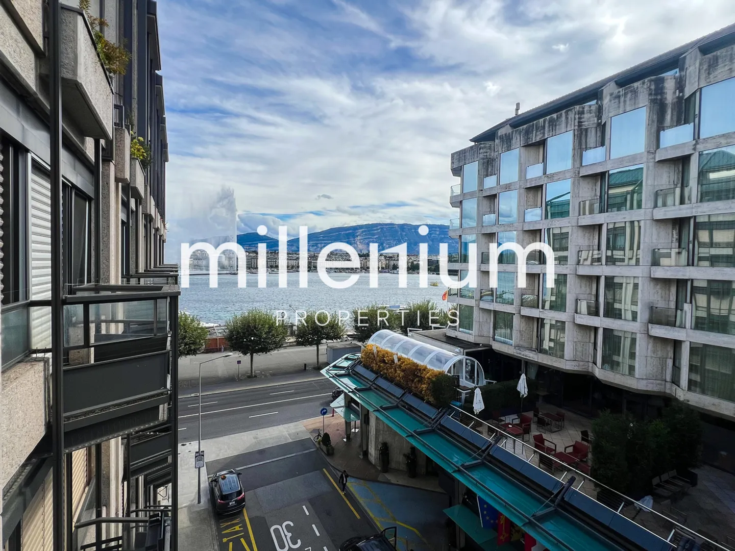 Wunderschöne möblierte Wohnung mit Blick auf den Jet d'eau - Foto 1 von 8