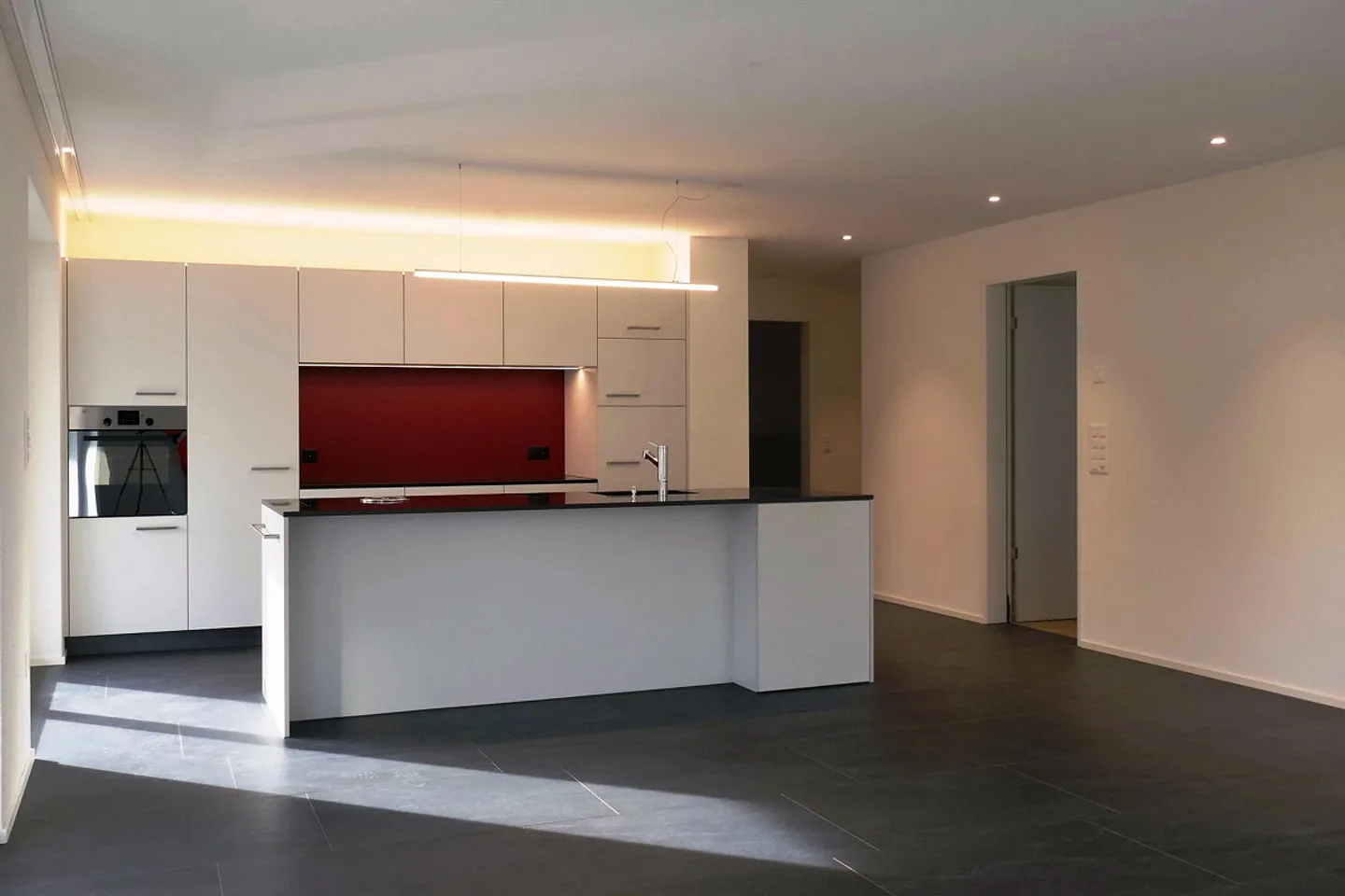 Modern apartment in a quiet residential area - Photo 2 of 6