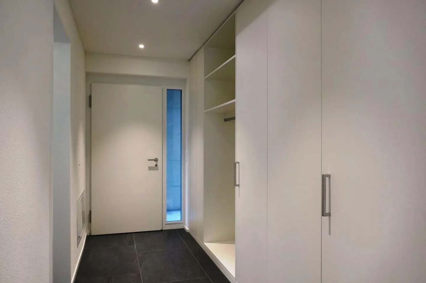 Modern apartment in a quiet residential area - Photo 4 of 6