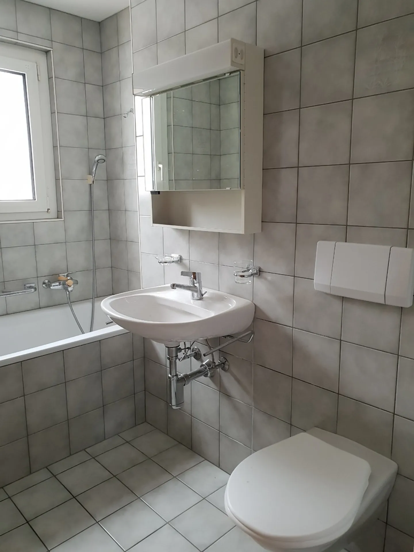 Geräumige 4,5 Zimmer Wohnung - Foto 2 von 8