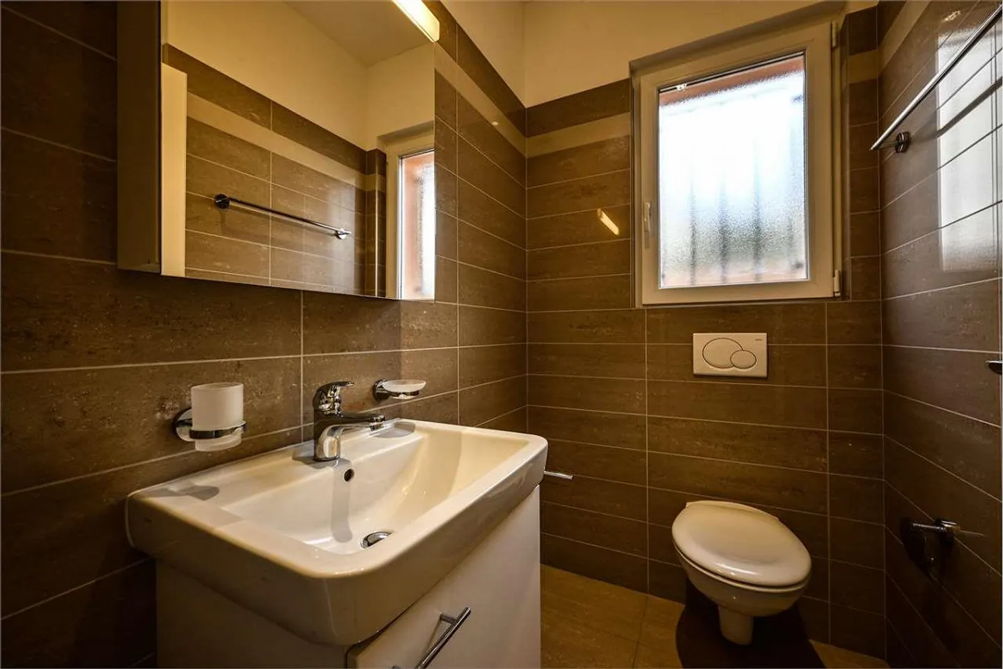 Vezia - Large villa for sale with 5 rooms, garden and large spaces - Photo 5 of 13