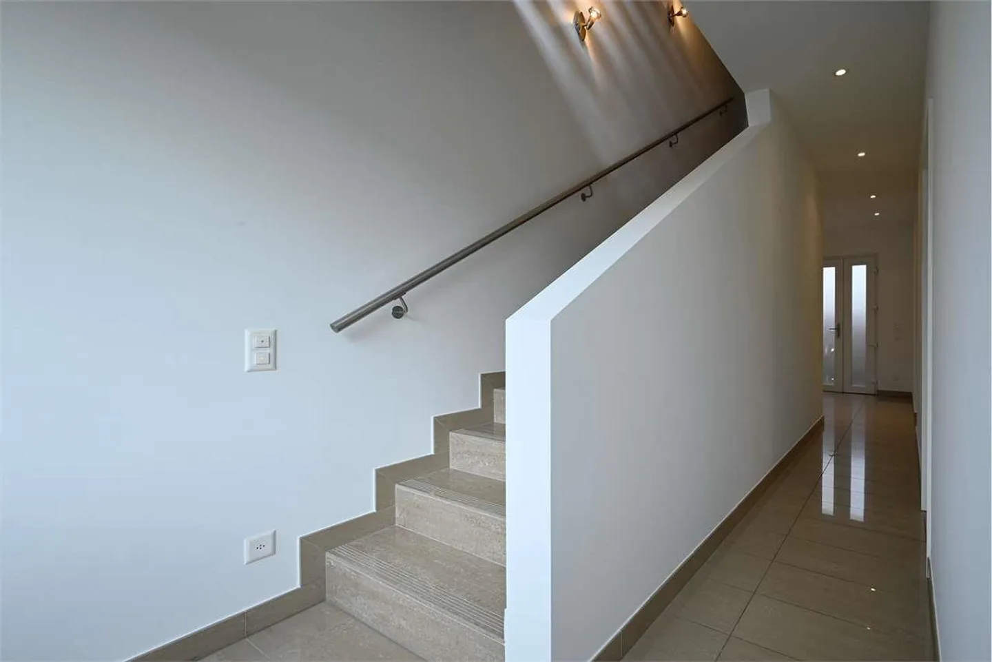 Vezia - Large villa for sale with 5 rooms, garden and large spaces - Photo 10 of 13