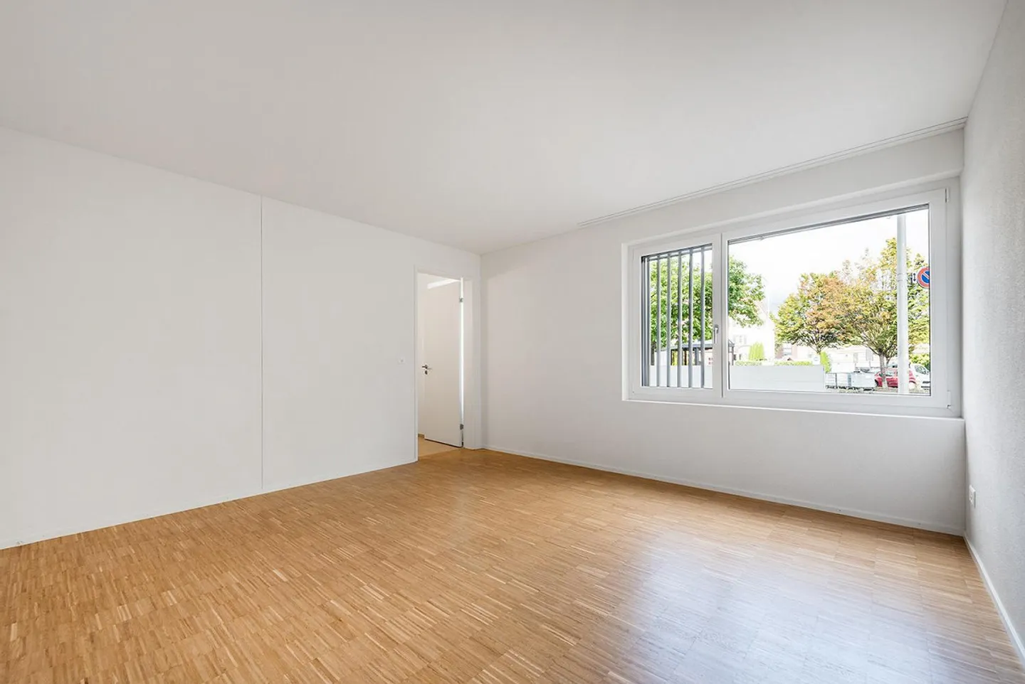 Stylish new 2.5-room apartment in the heart of the city of Kreuzlingen - Photo 3 of 9