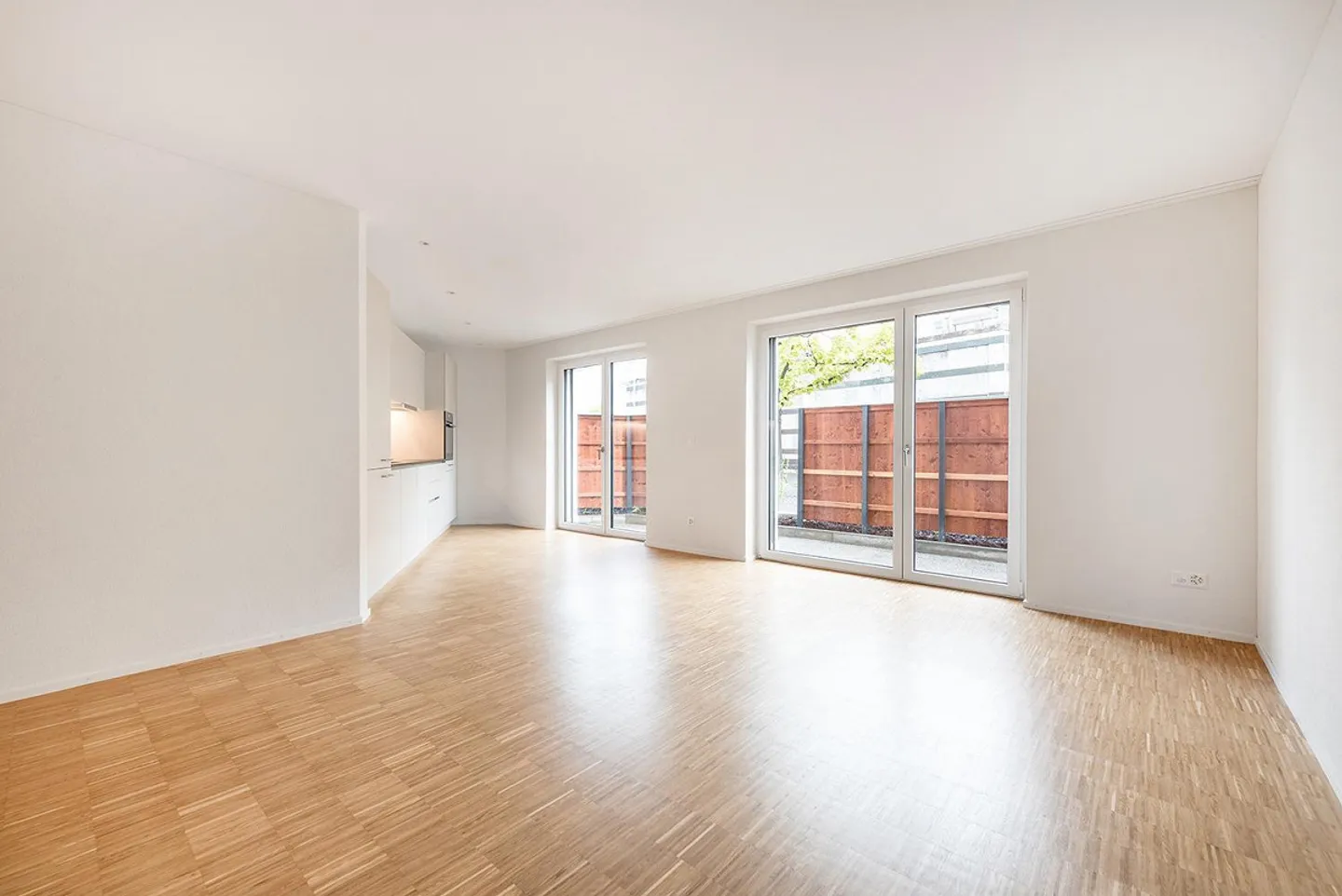 Stylish new 2.5-room apartment in the heart of the city of Kreuzlingen - Photo 4 of 9