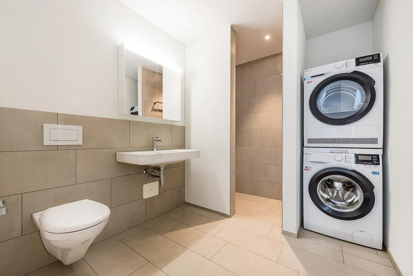 Stylish new 2.5-room apartment in the heart of the city of Kreuzlingen - Photo 6 of 9