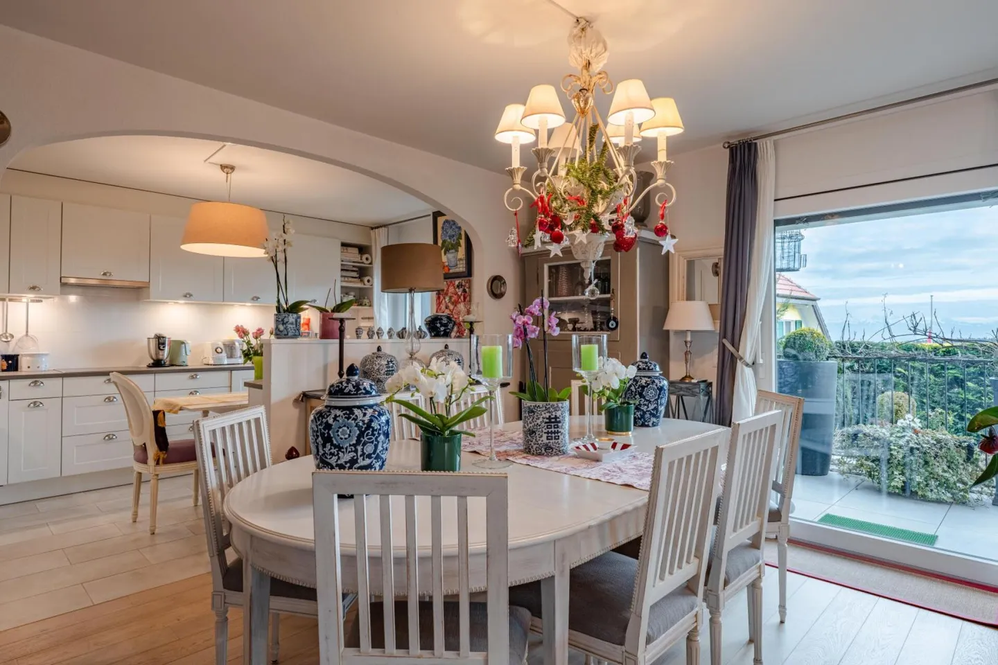 Appartamento moderno con giardino - Foto 2 di 10