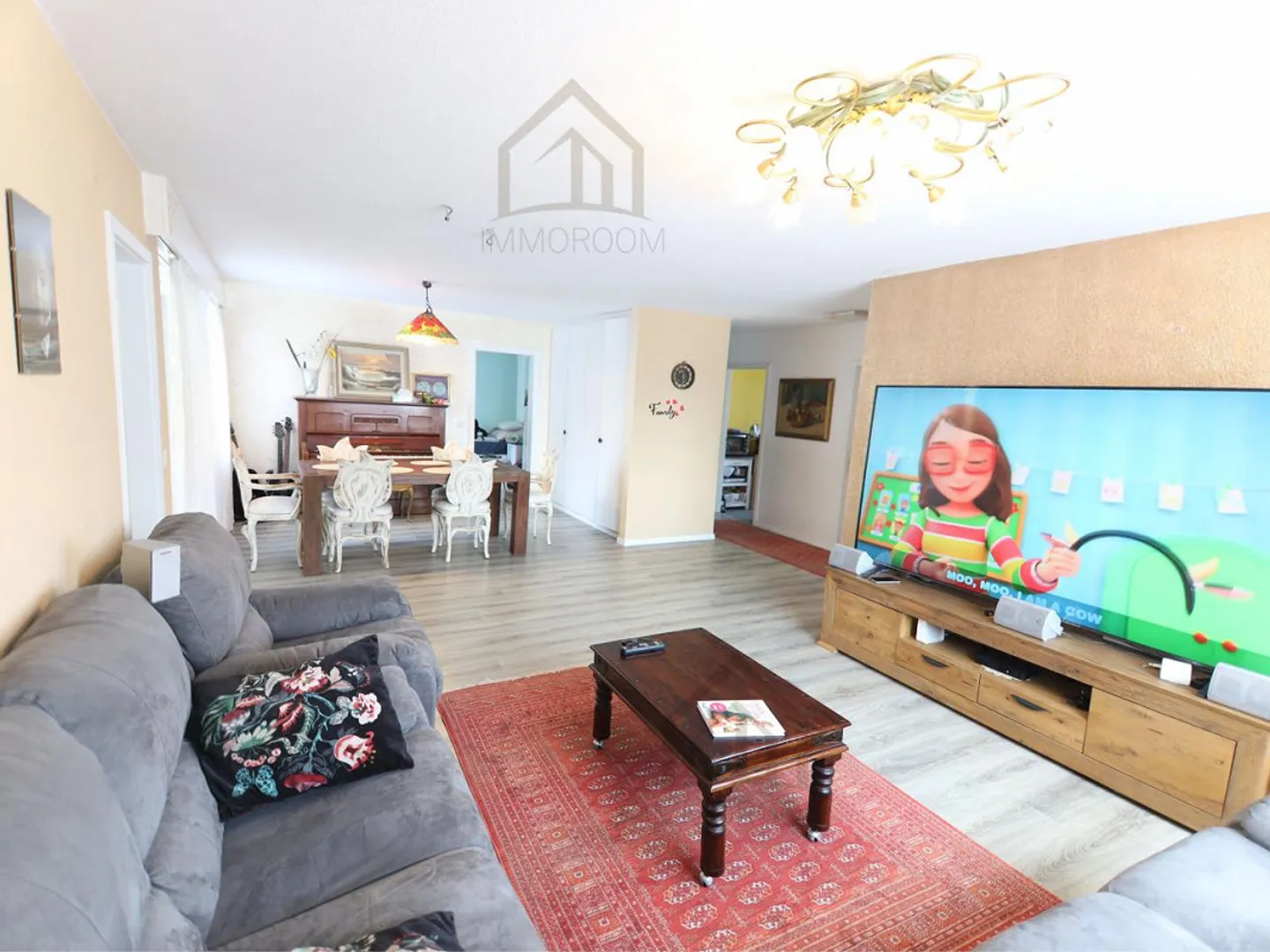 Charming and light-flooded apartment in an attractive location - Photo 3 of 16