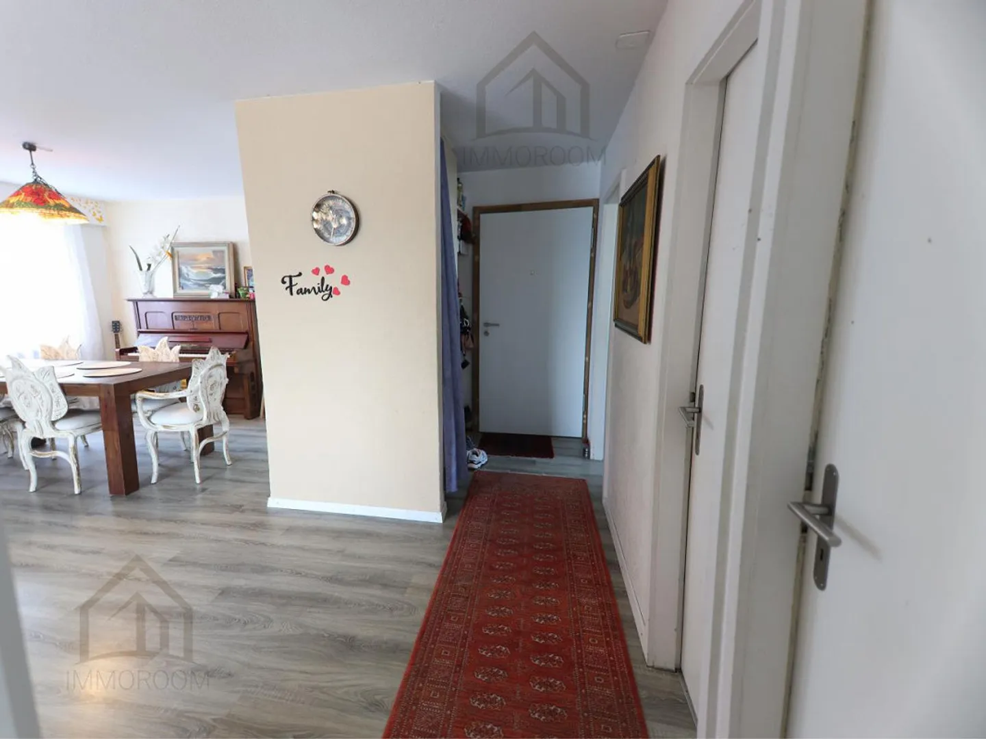 Charming and light-flooded apartment in an attractive location - Photo 5 of 16