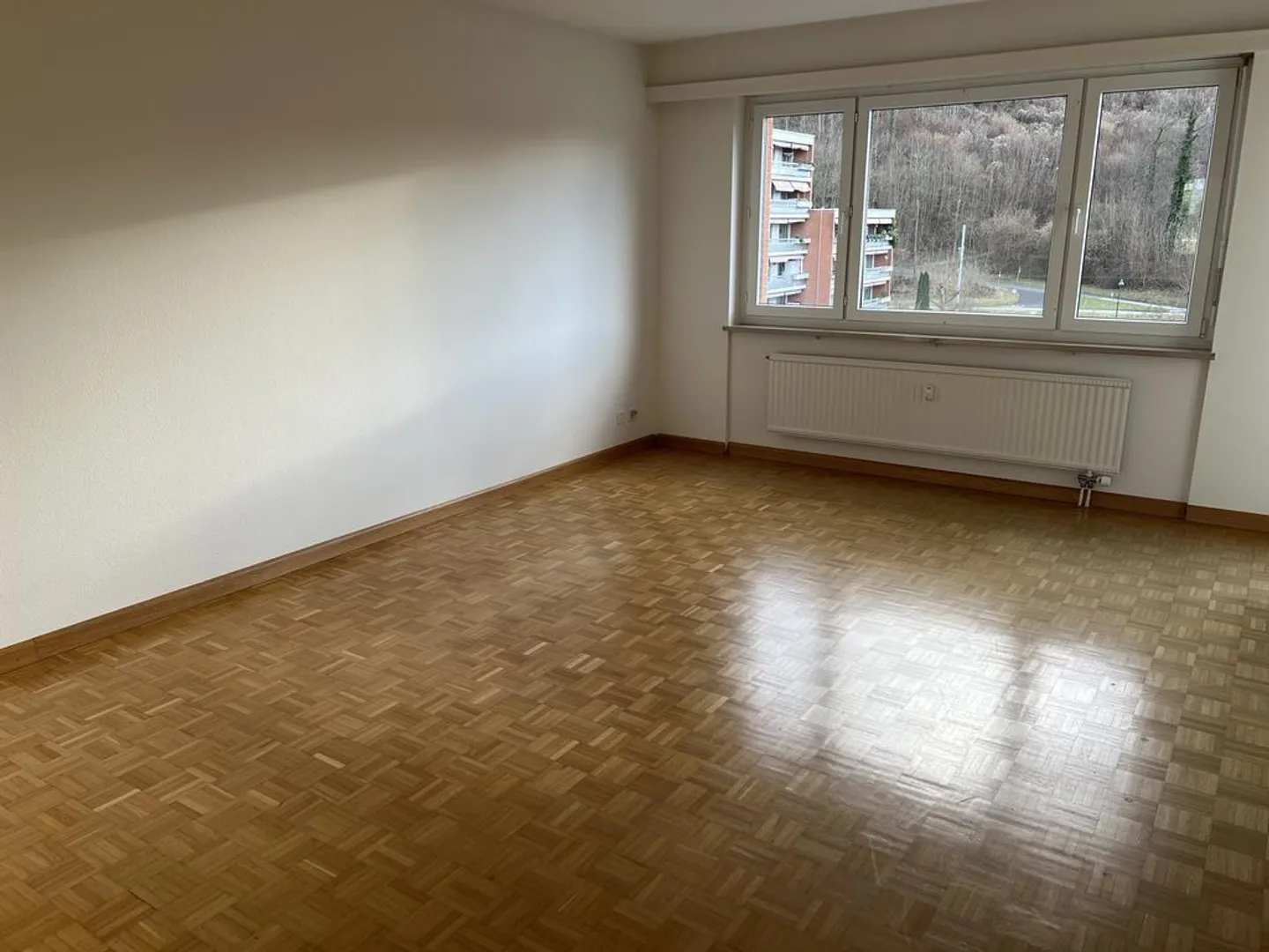 Bright 4.5-room apartment with balcony! - Photo 2 of 12