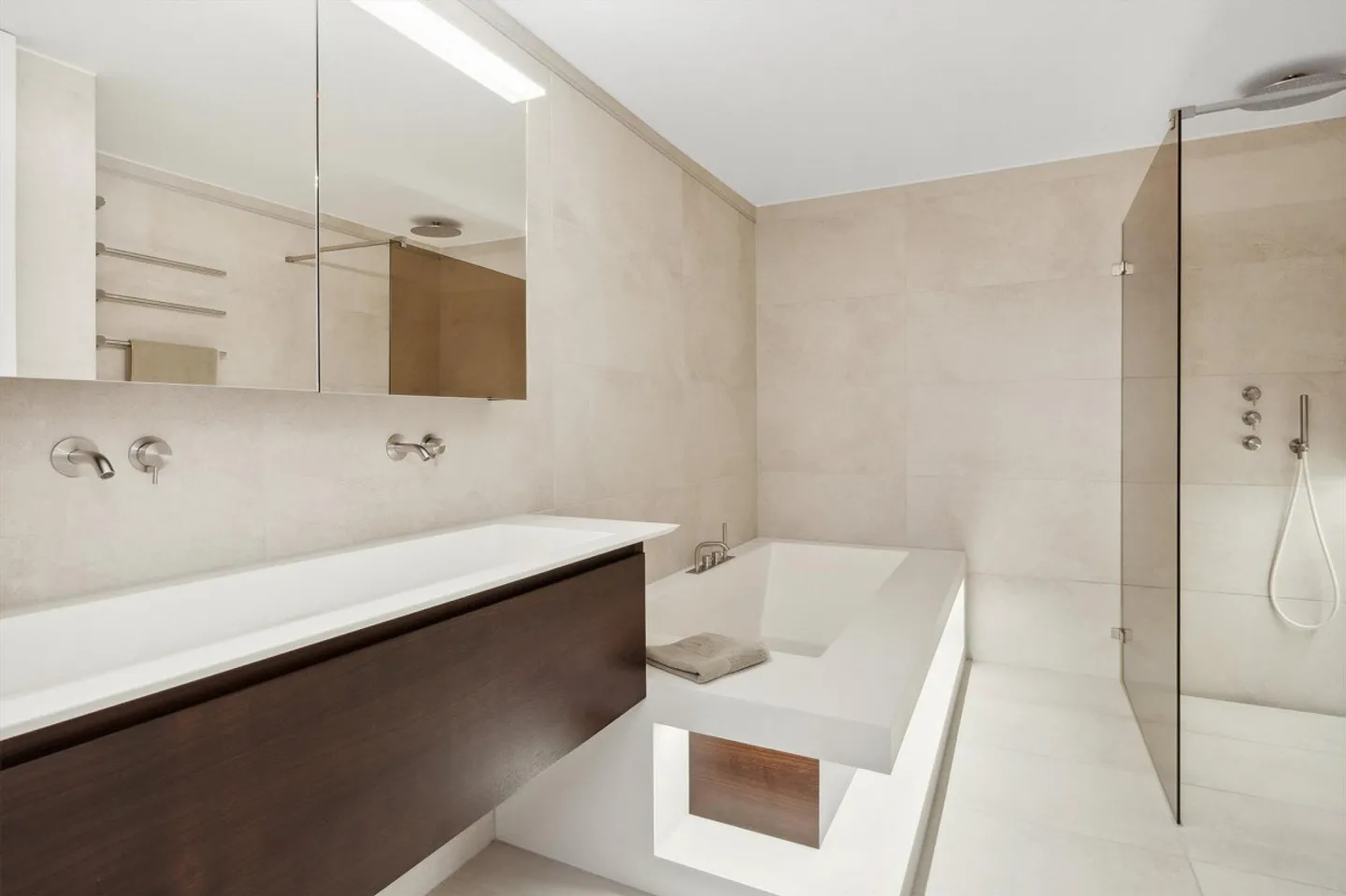 Casablanca | Apartment - Photo 9 of 13