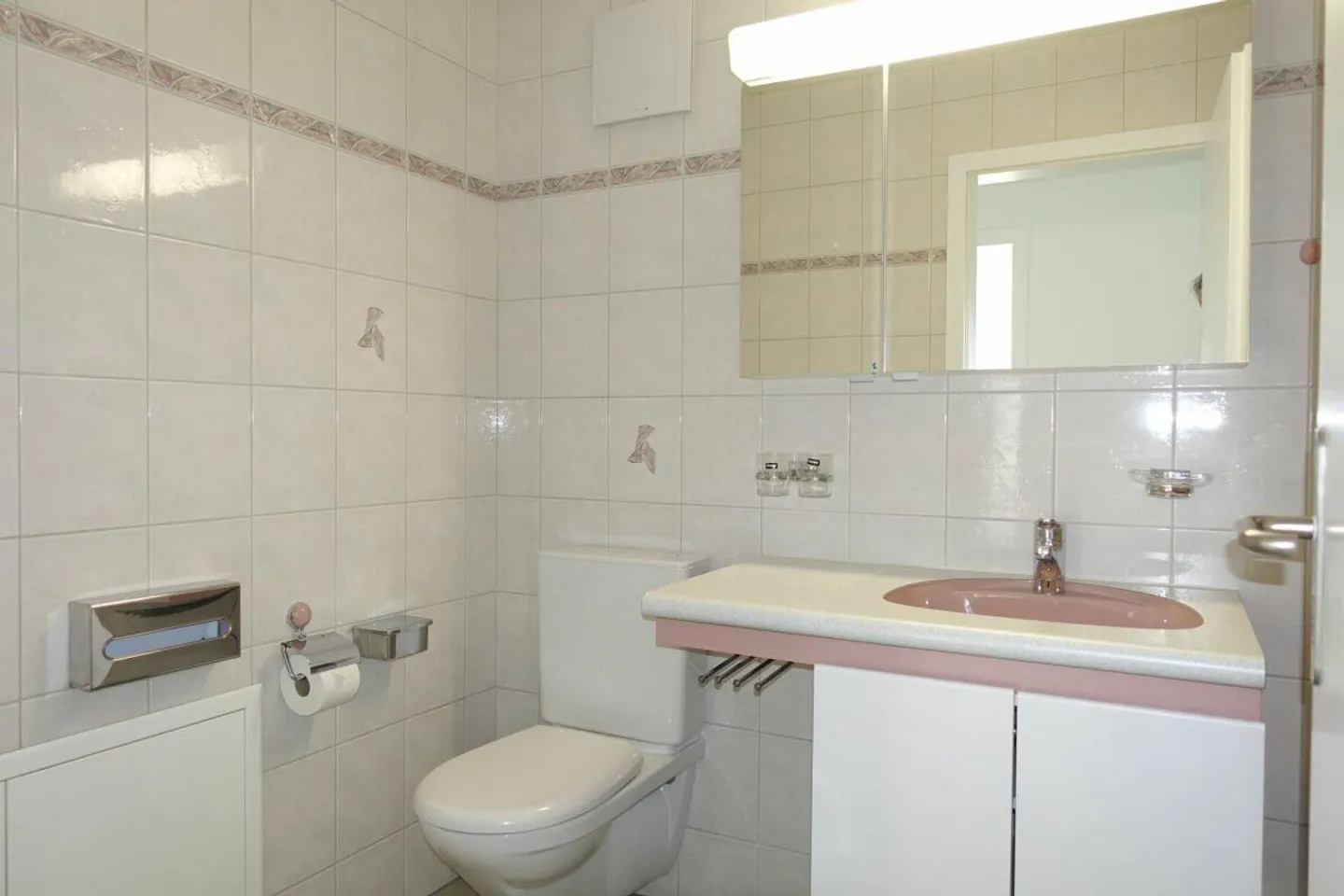 Condominio ristrutturato di 3,5 stanze con posto auto - Foto 13 di 21