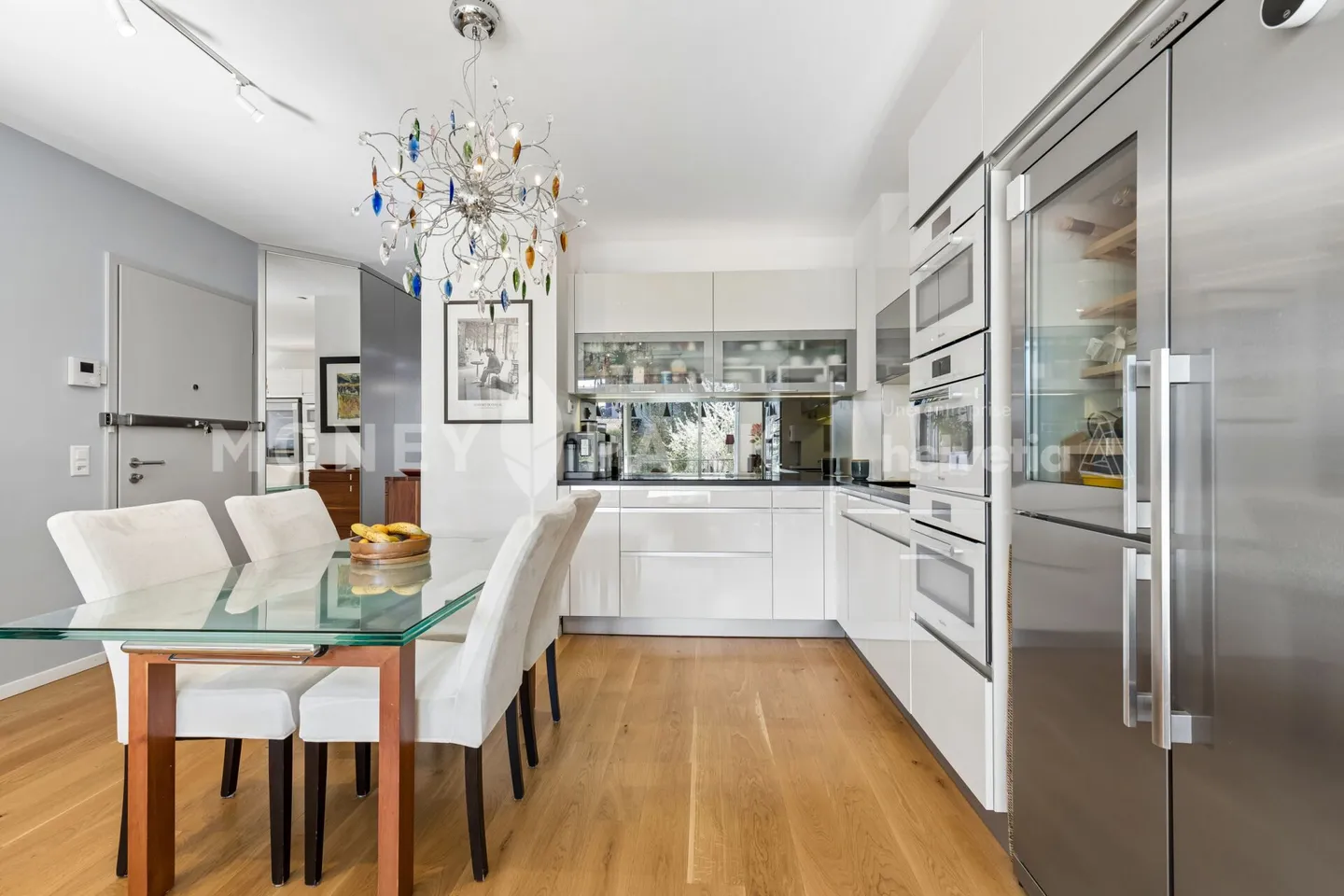 Casatax: Superb Cross-Section Apartment - Photo 3 of 10