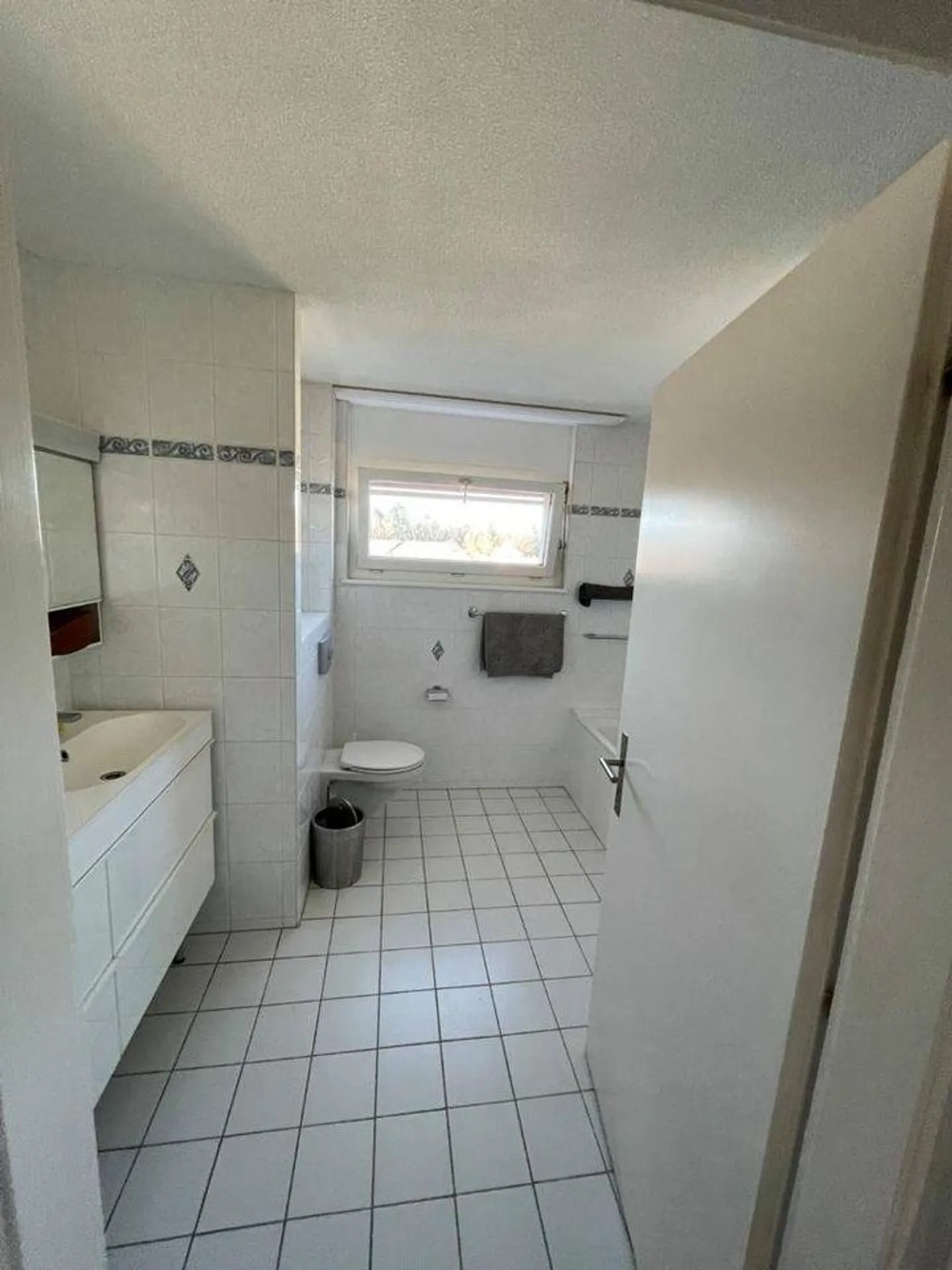 GROSSER DUPLEX 5.5 ZIMMER MÖBLIERT IN LAUSANNE (NAHE EHL) - Foto 9 von 10