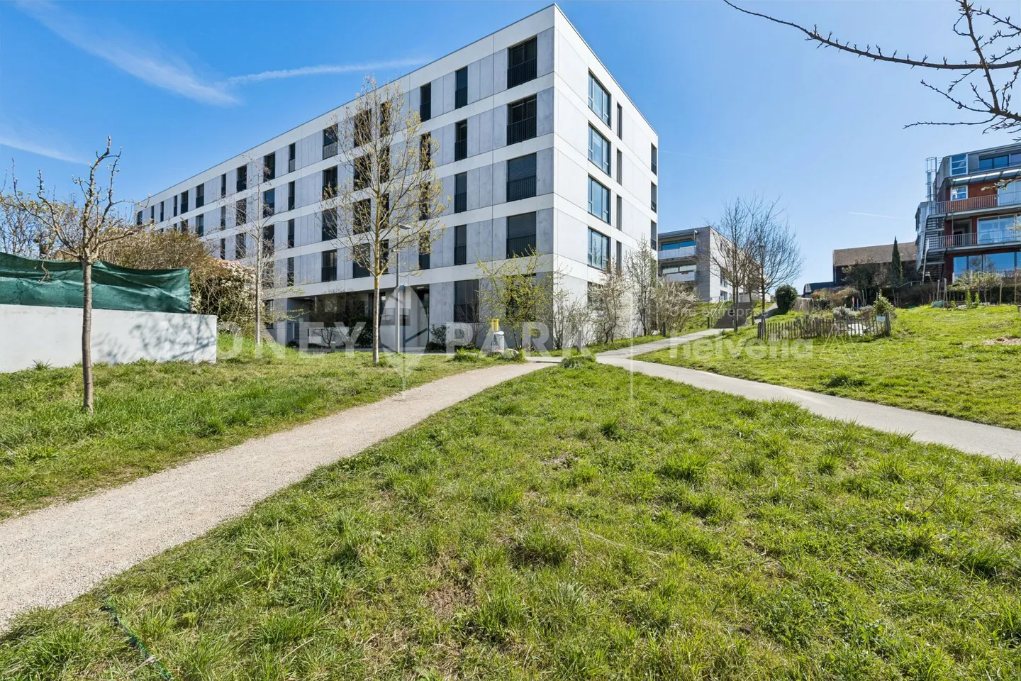 Casatax: Superb Cross-Section Apartment - Photo 9 of 10