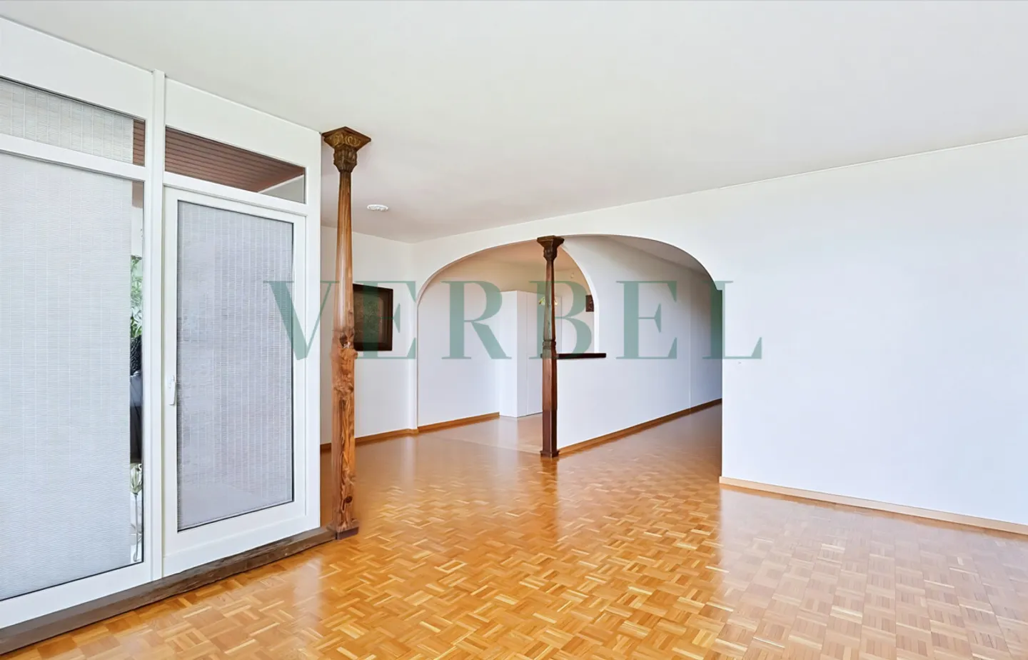 Bel appartamento di 4 stanze con Loggia - Foto 4 di 7