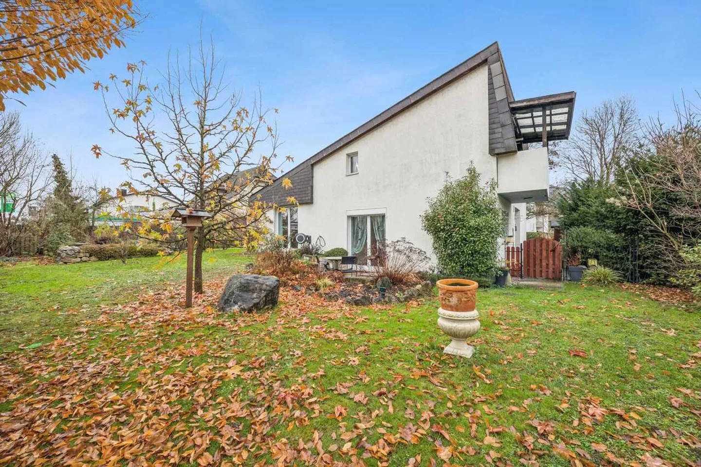 Charming Family Home with Garden - Photo 12 of 13