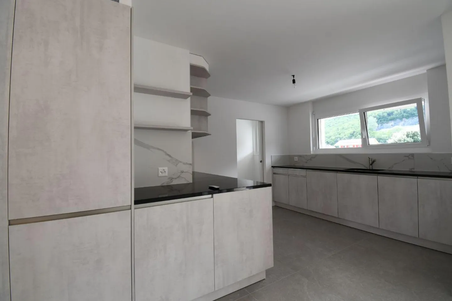 Bel appartement lumineux 4.5 pièces - Photo 3 sur 11