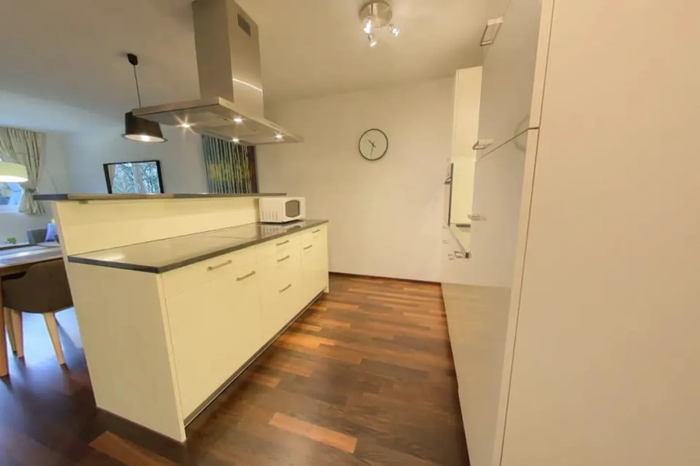 Luminoso appartamento con 1 camera da letto, balcone e parcheggio - Morges centrale - Foto 2 di 6