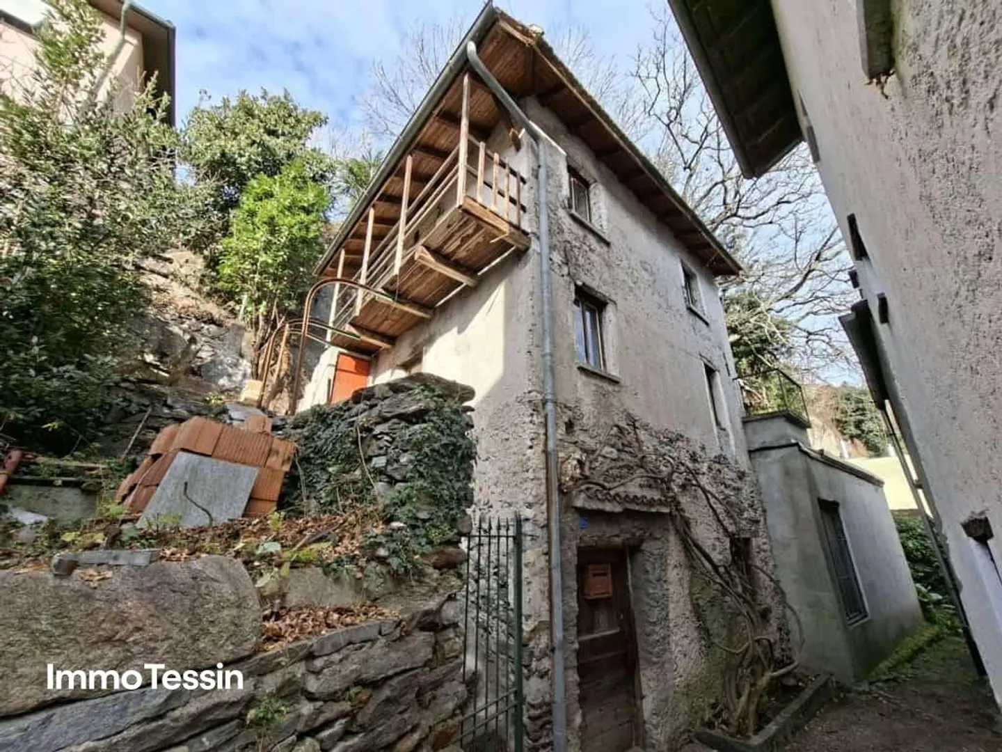 PREZZO TOP: Casa ticinese originale con estensione e area esterna in posizione tranquilla - Foto 1 di 11